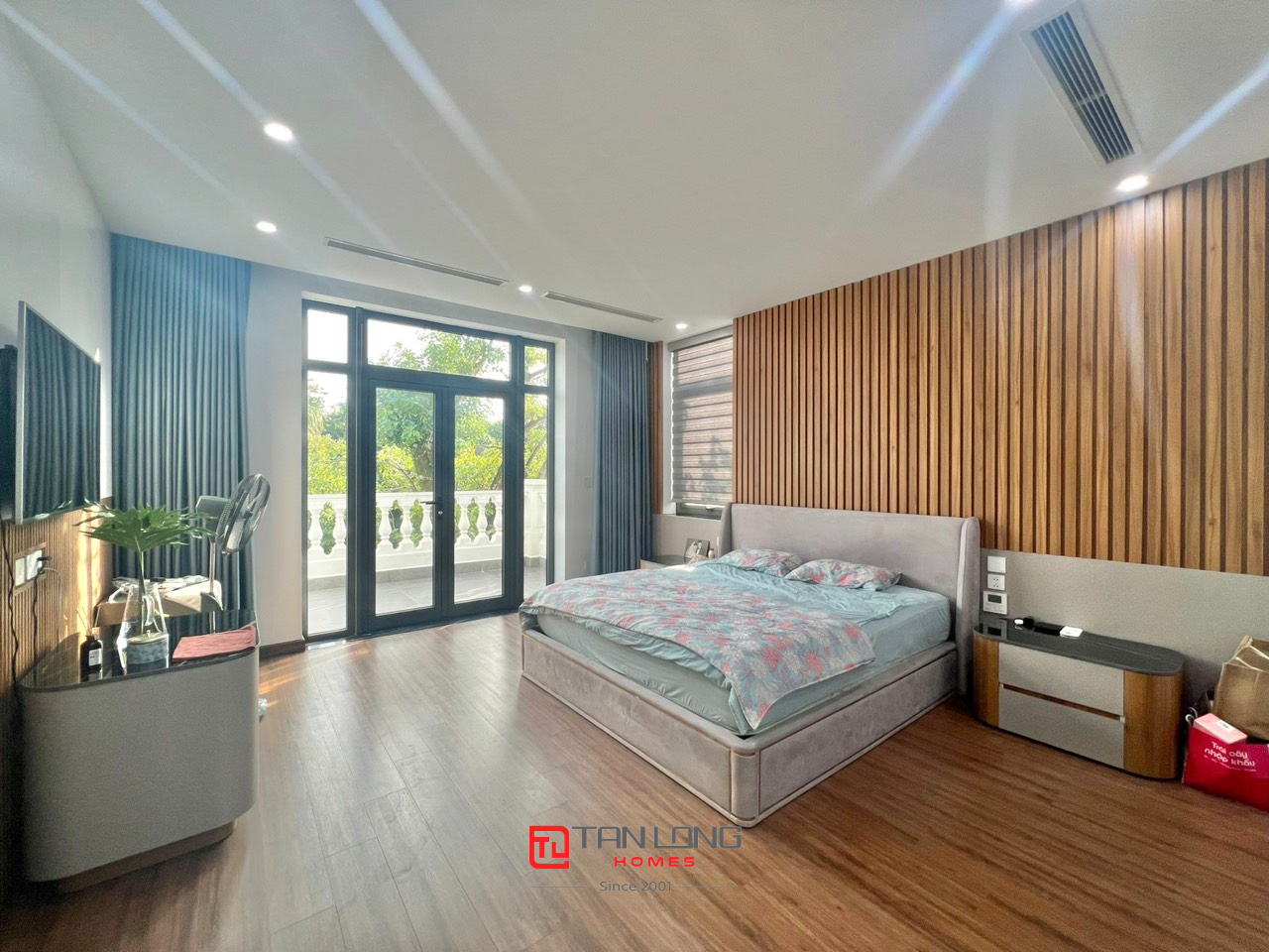 Cho thuê biệt thự đẳng cấp T6 Ciputra: 5PN/335m2 full đồ sẵn thang máy, sân vườn 14