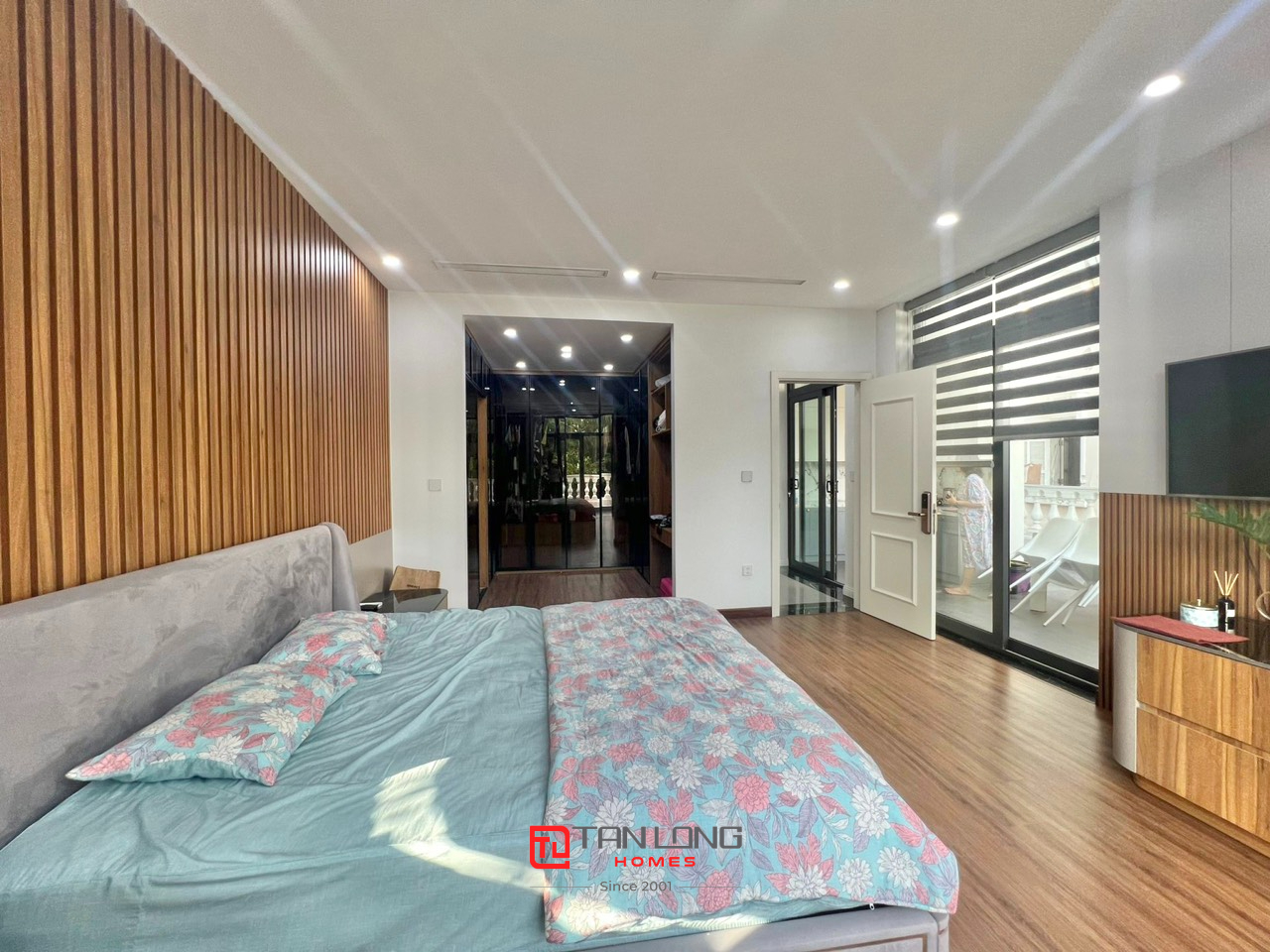 Cho thuê biệt thự đẳng cấp T6 Ciputra: 5PN/335m2 full đồ sẵn thang máy, sân vườn 15