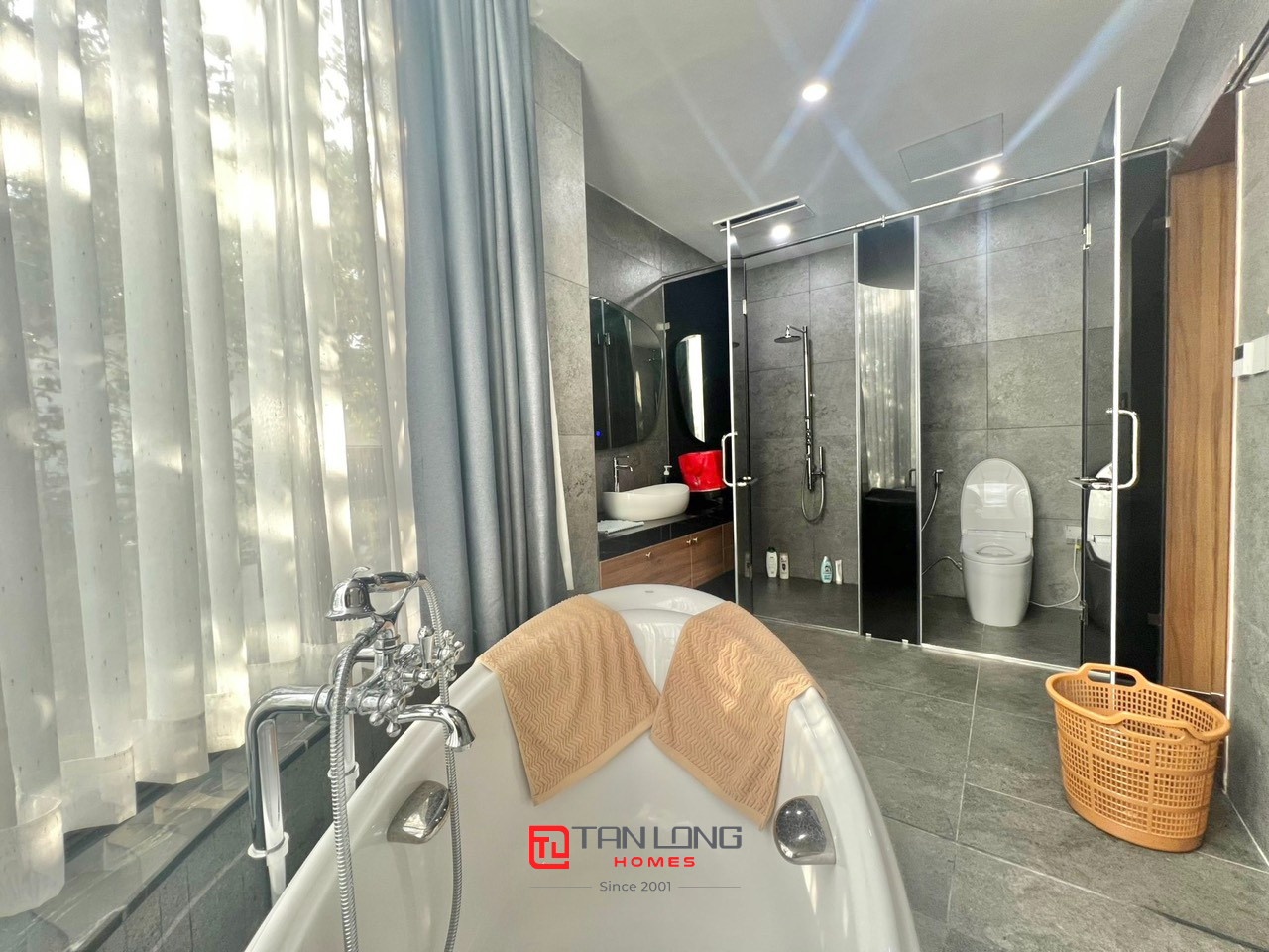Cho thuê biệt thự đẳng cấp T6 Ciputra: 5PN/335m2 full đồ sẵn thang máy, sân vườn 23