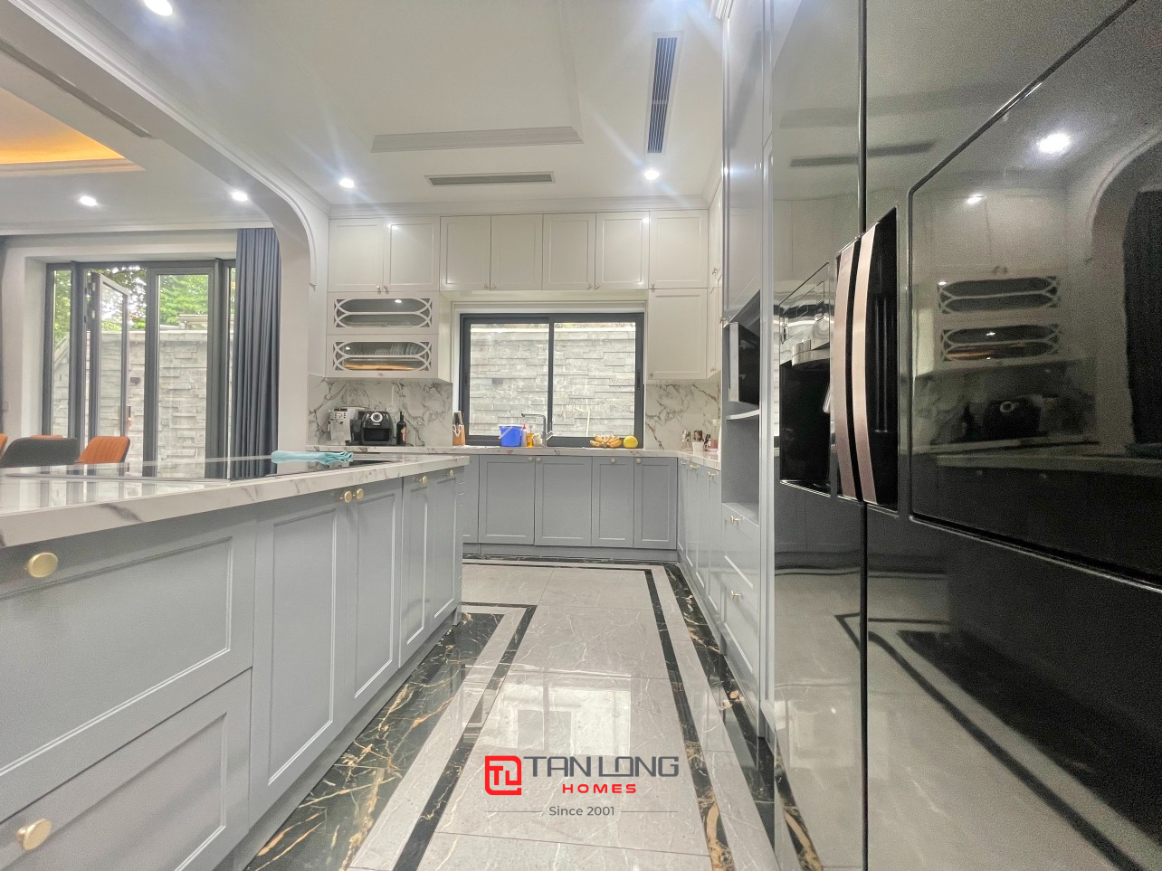 Cho thuê biệt thự đẳng cấp T6 Ciputra: 5PN/335m2 full đồ sẵn thang máy, sân vườn 25
