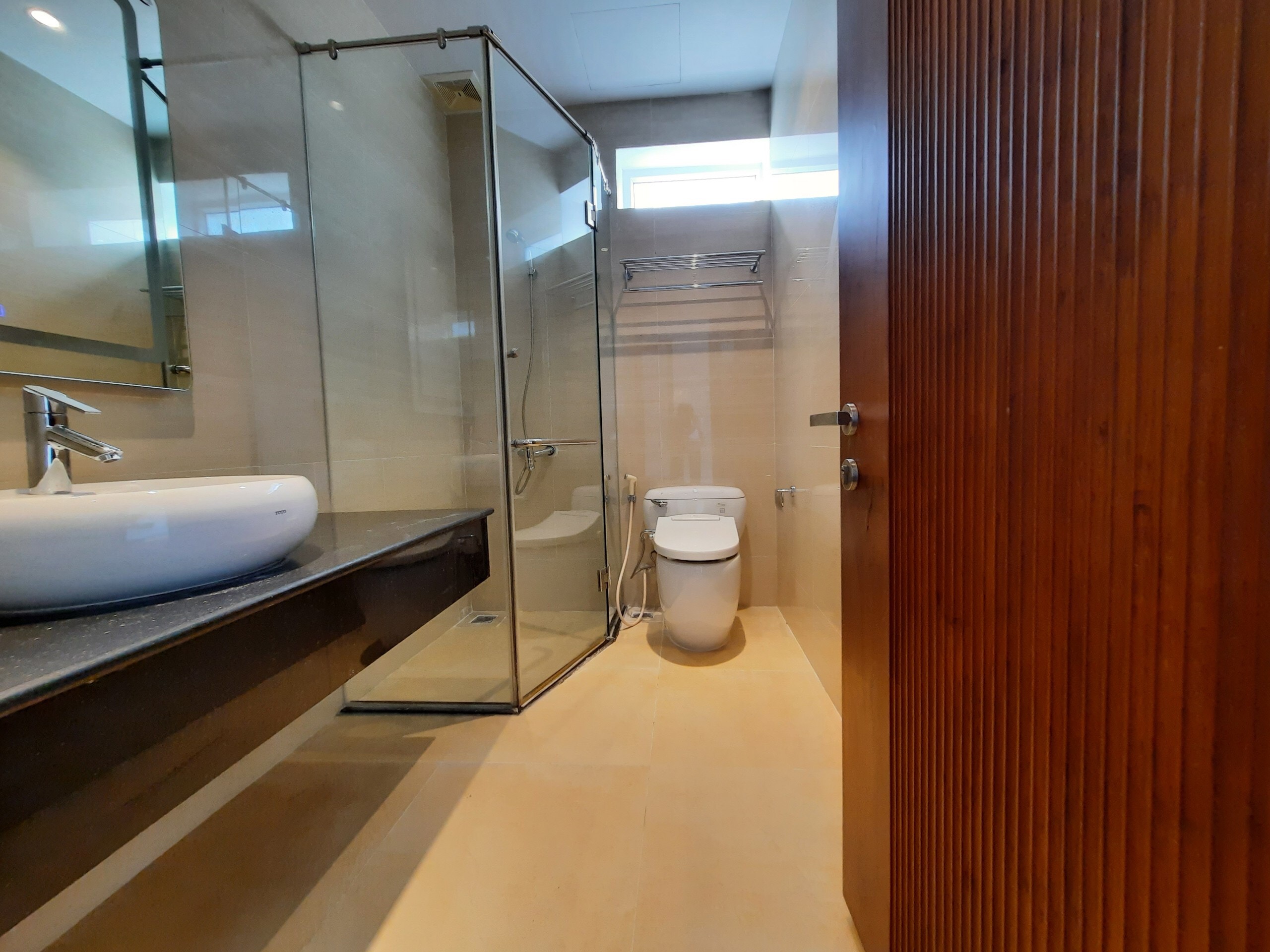 Cho thuê biệt thự khu Q diện tích 425m2, 5 phòng ngủ giá 6000usd/ 1 tháng 5