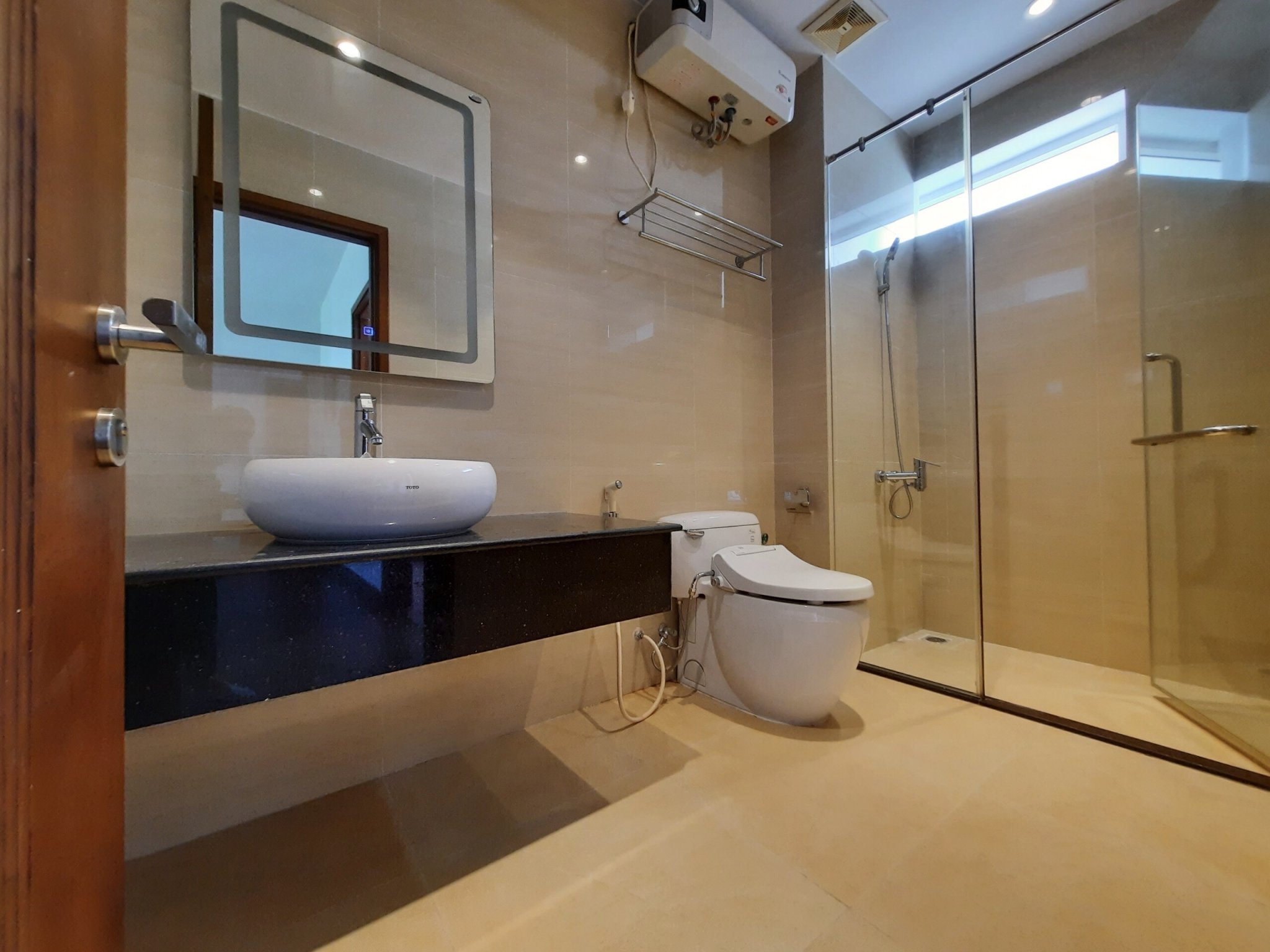 Cho thuê biệt thự khu Q diện tích 425m2, 5 phòng ngủ giá 6000usd/ 1 tháng 8