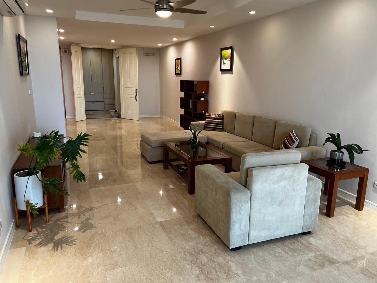 Cho thuê căn 3 ngủ 145m2 full đồ view thoáng tại P1 Ciputra 3