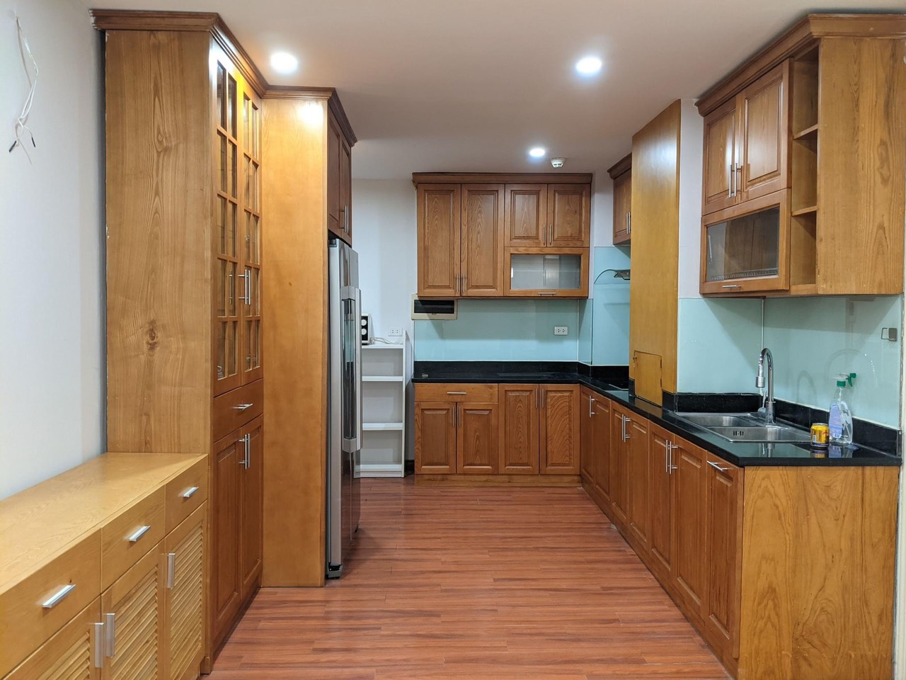 Cho thuê căn 3 ngủ 145m2 full đồ view thoáng tại P1 Ciputra 5