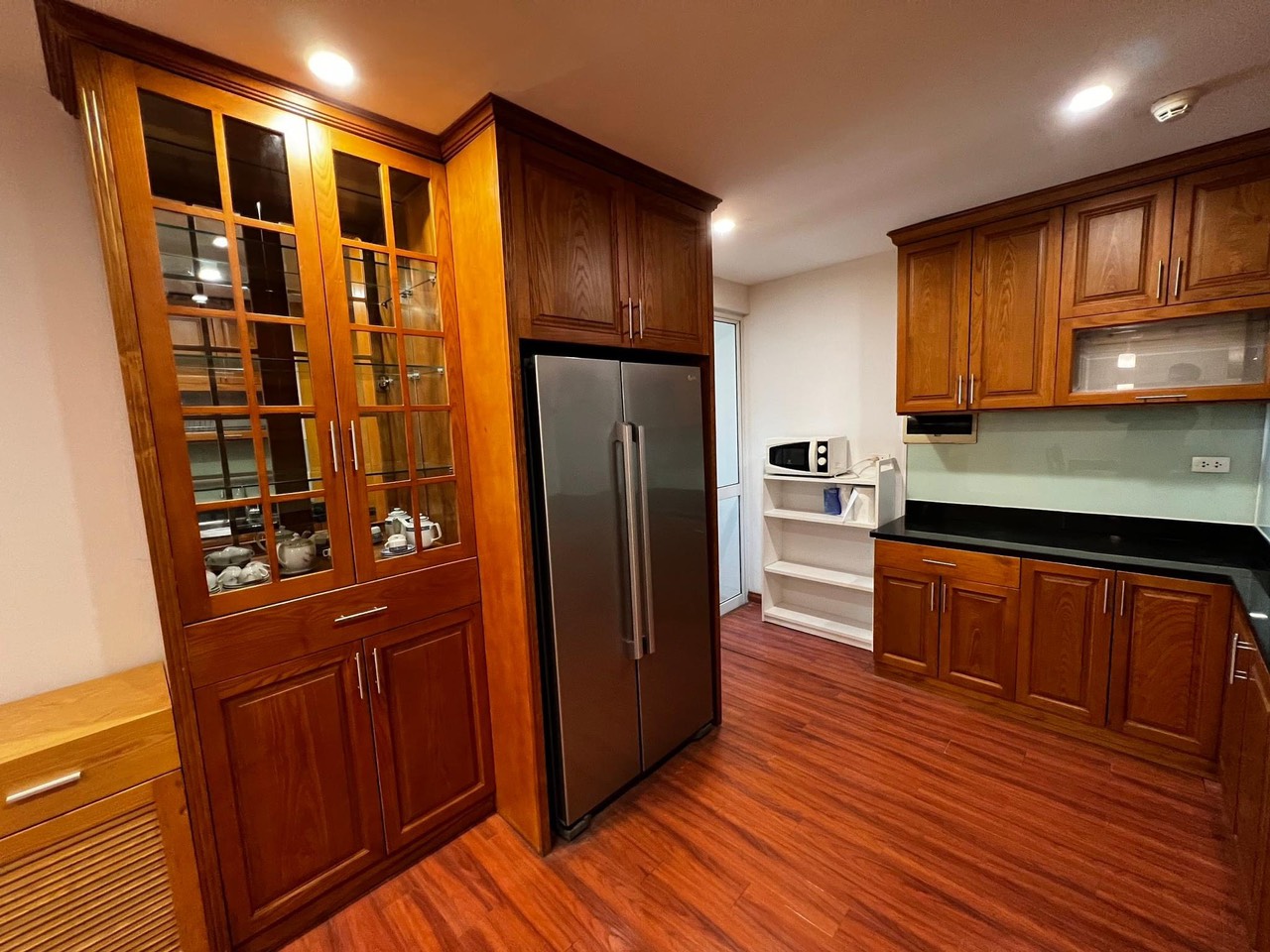 Cho thuê căn 3 ngủ 145m2 full đồ view thoáng tại P1 Ciputra 6