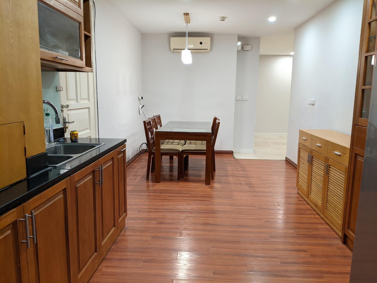 Cho thuê căn 3 ngủ 145m2 full đồ view thoáng tại P1 Ciputra 7