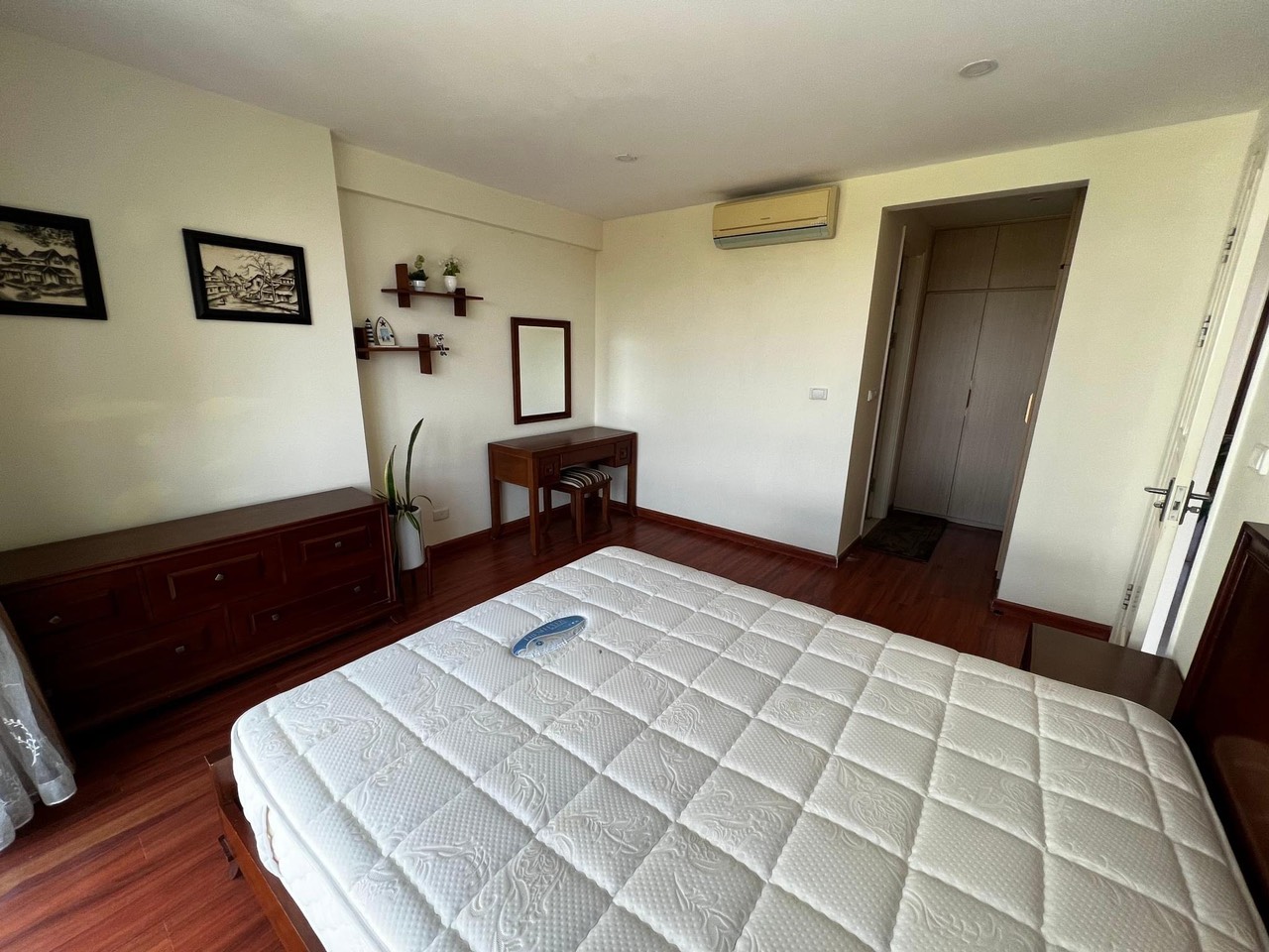 Cho thuê căn 3 ngủ 145m2 full đồ view thoáng tại P1 Ciputra 9