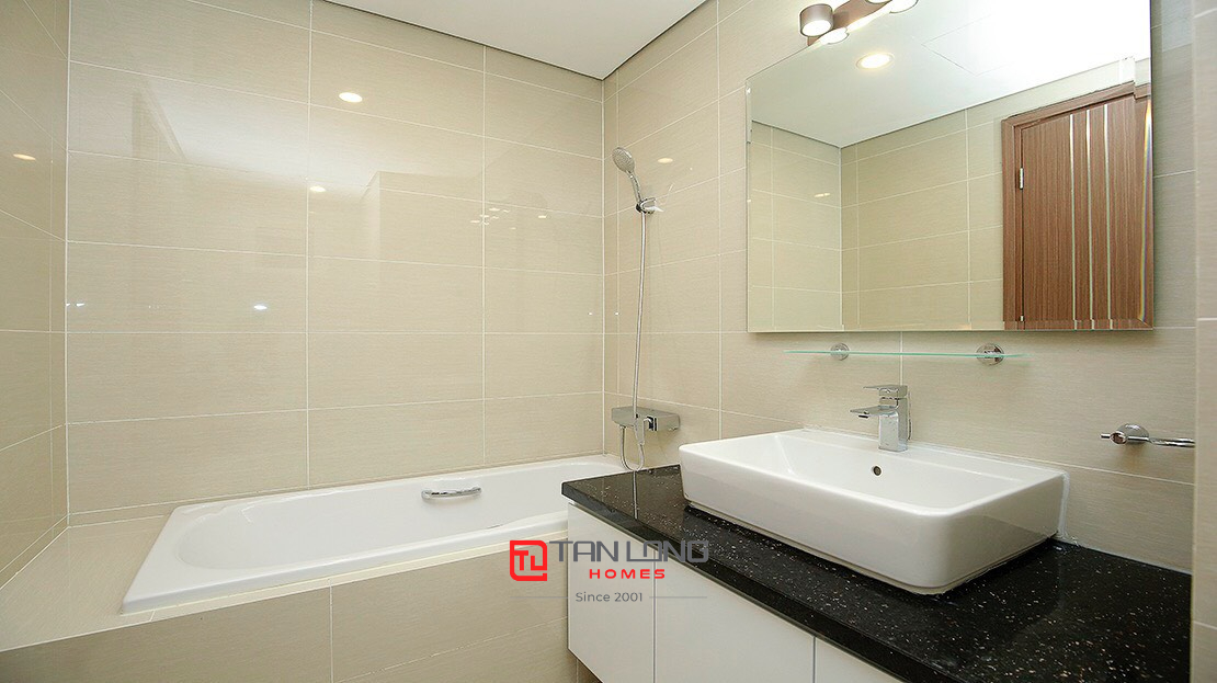 Cho thuê căn 3PN/114m2 full đồ tầng trung tại L3 The Link Ciputra 6