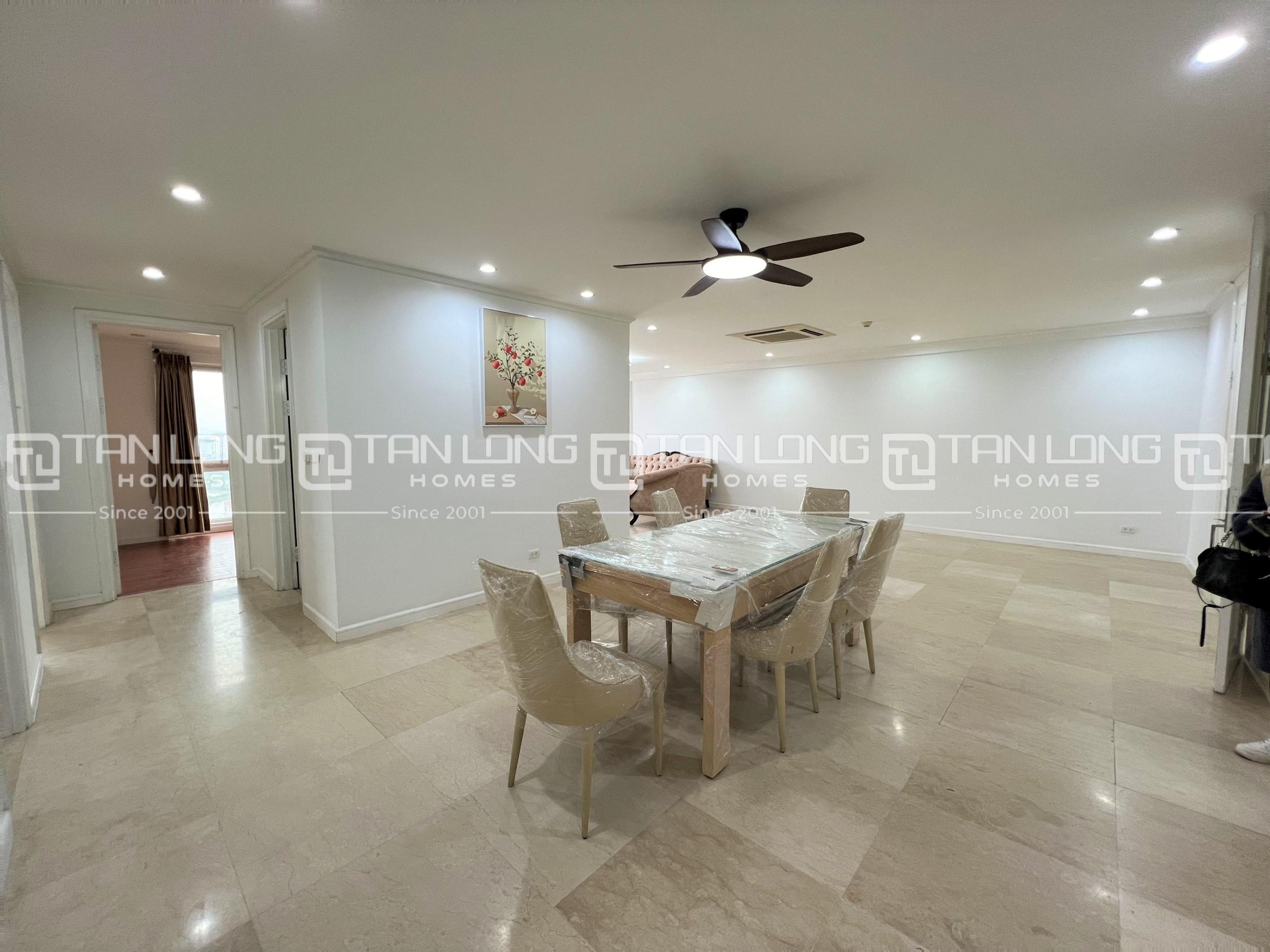 Cho thuê căn 4PN/182m2 đồ cơ bản tòa P2 Ciputra, nhận nhà luôn 4