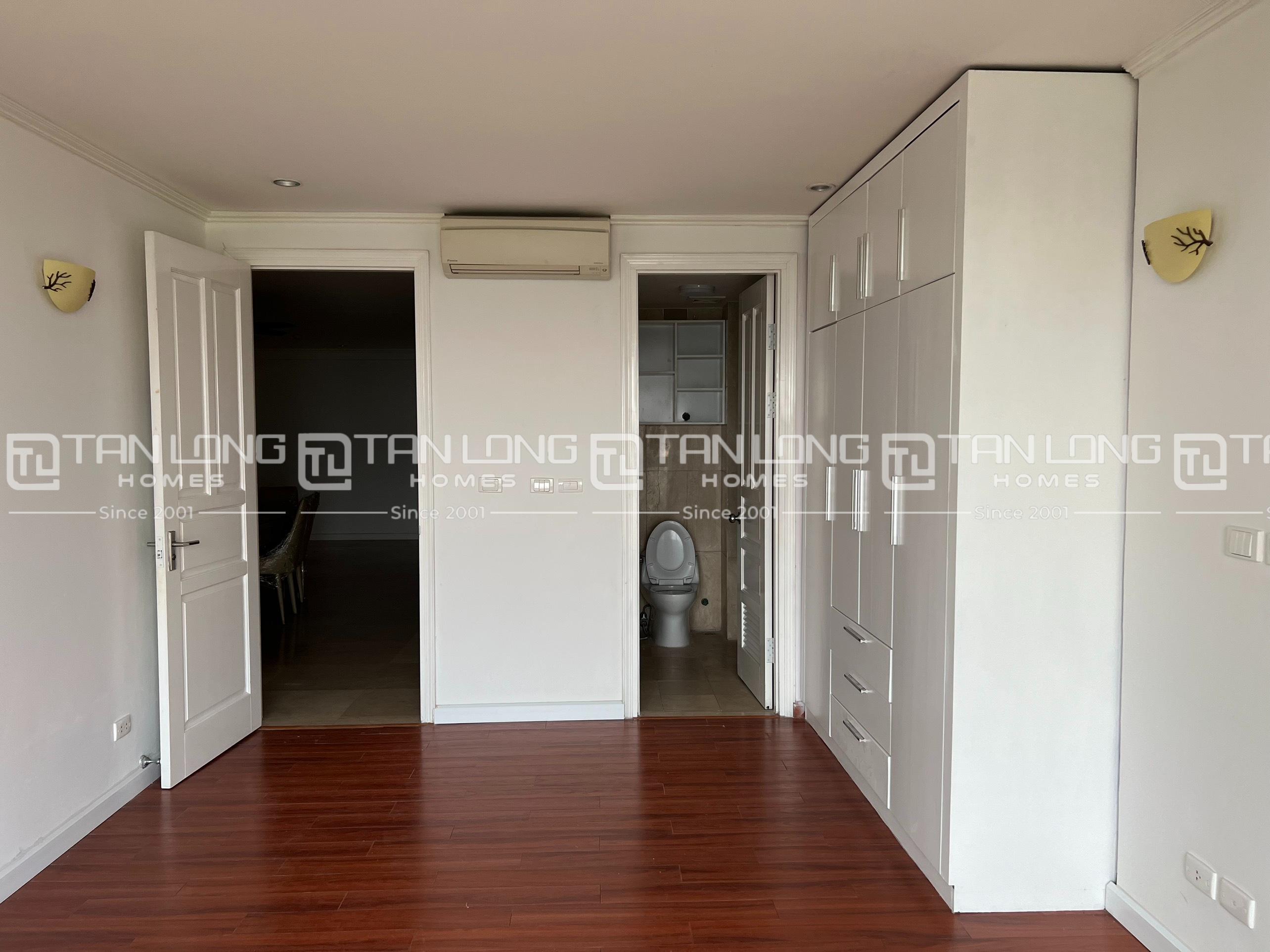 Cho thuê căn 4PN/182m2 đồ cơ bản tòa P2 Ciputra, nhận nhà luôn 5