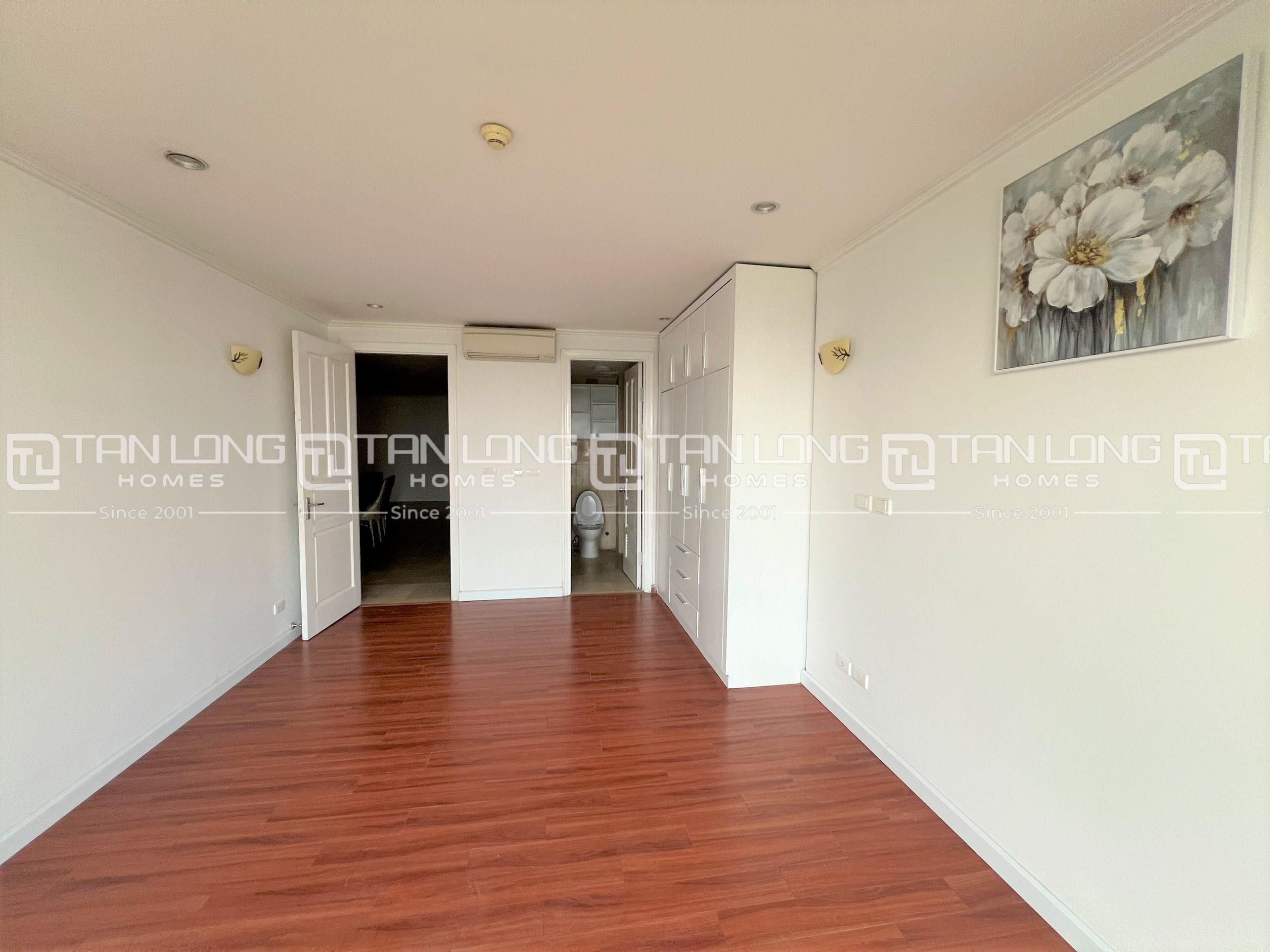 Cho thuê căn 4PN/182m2 đồ cơ bản tòa P2 Ciputra, nhận nhà luôn 6