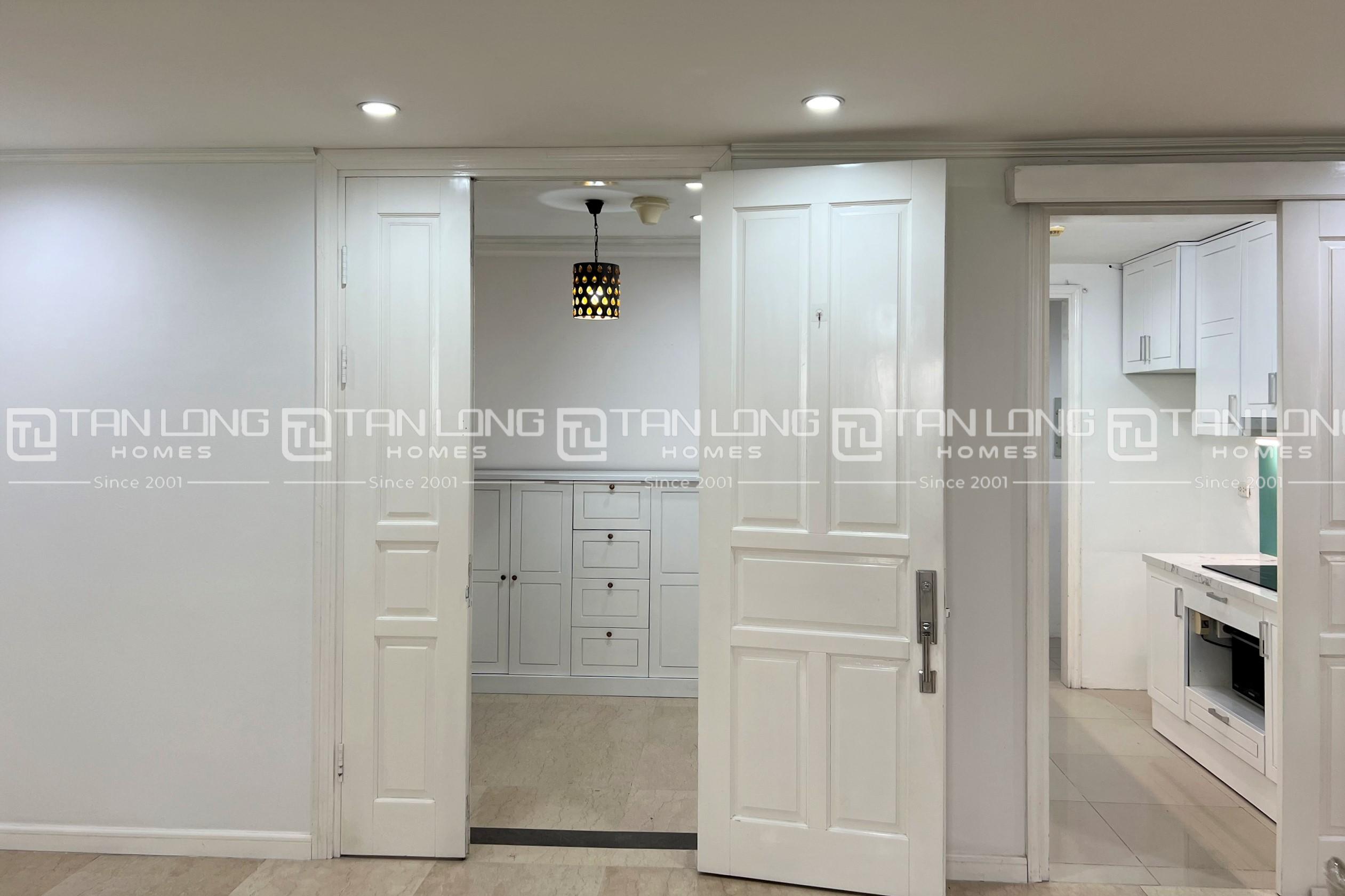Cho thuê căn 4PN/182m2 đồ cơ bản tòa P2 Ciputra, nhận nhà luôn 9