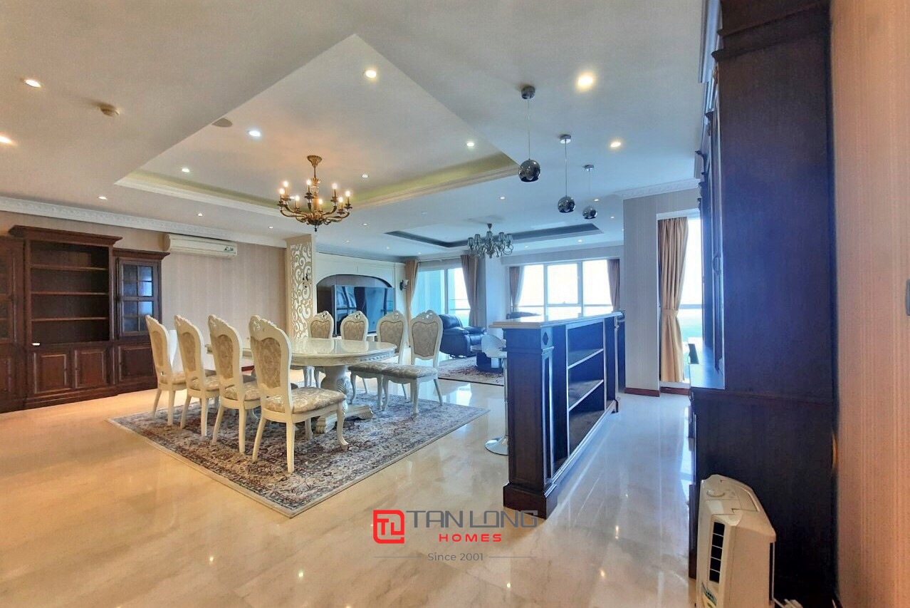 Cho thuê căn 4PN/267m2 full đồ nhập khẩu tại L1 Ciputra 1