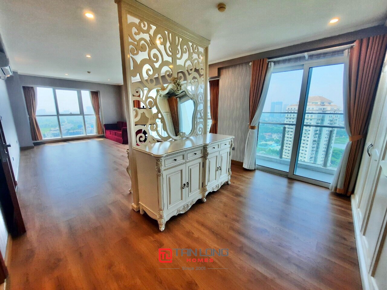 Cho thuê căn 4PN/267m2 full đồ nhập khẩu tại L1 Ciputra 10