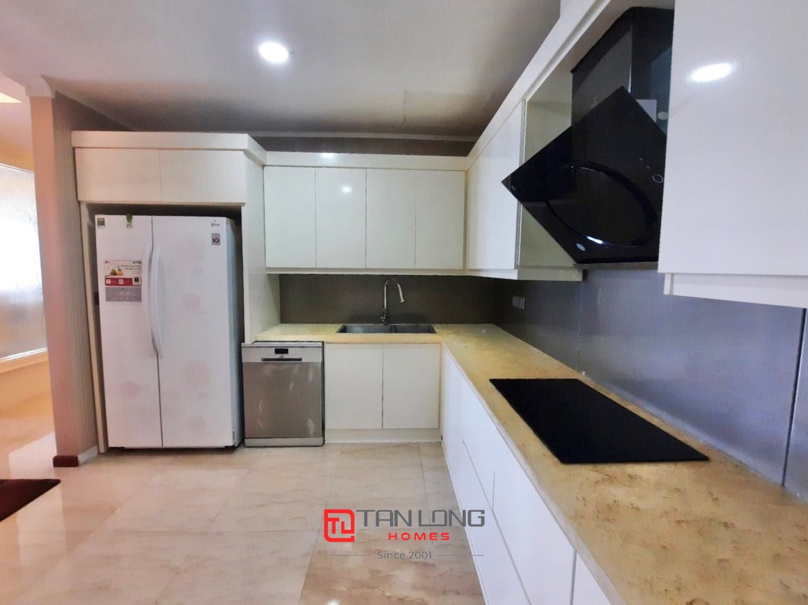 Cho thuê căn 4PN/267m2 full đồ nhập khẩu tại L1 Ciputra 4