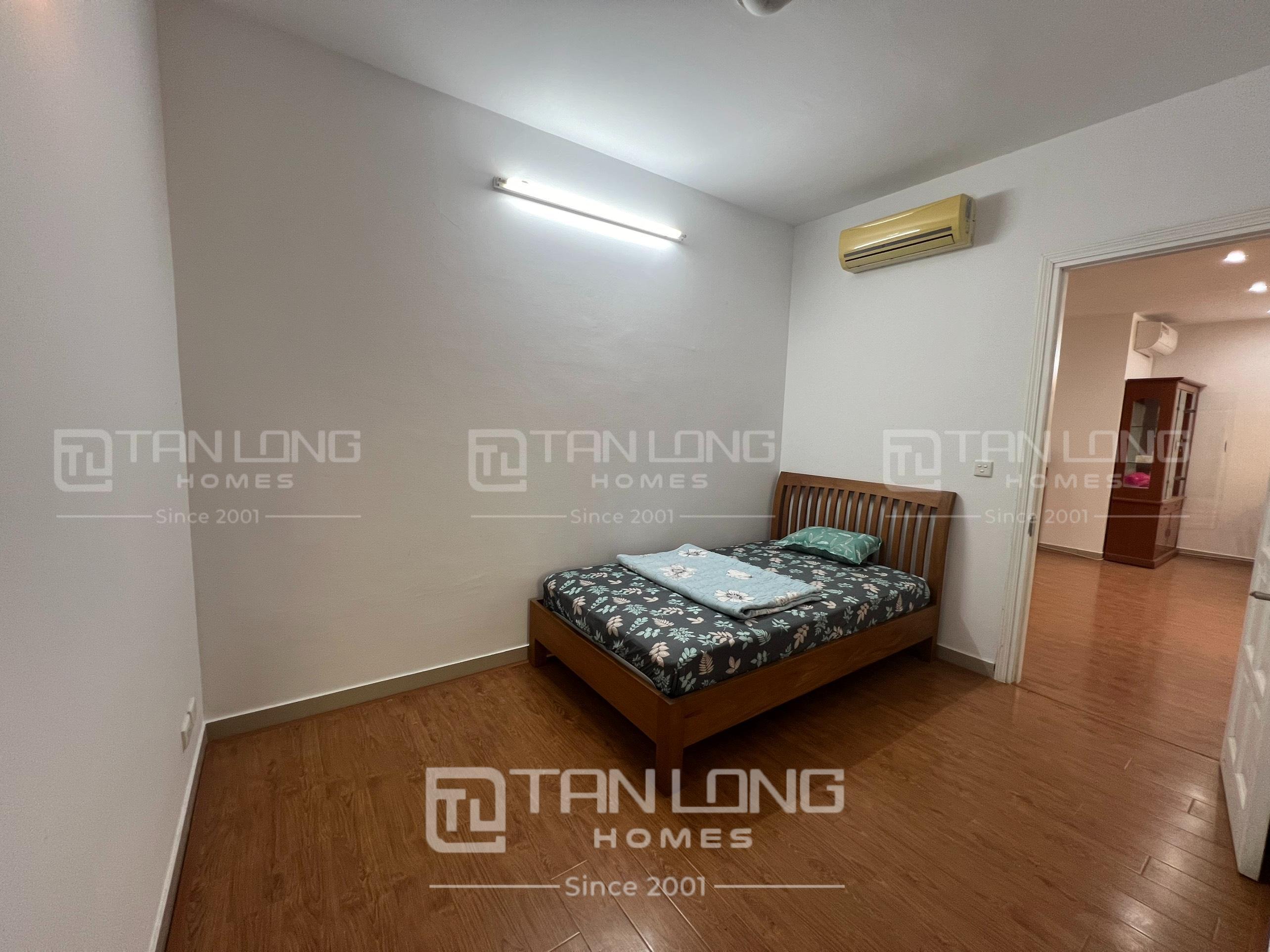 Cho thuê căn hộ 3 ngủ 123m2 full đồ giá rẻ, tòa E4 Ciputra 10