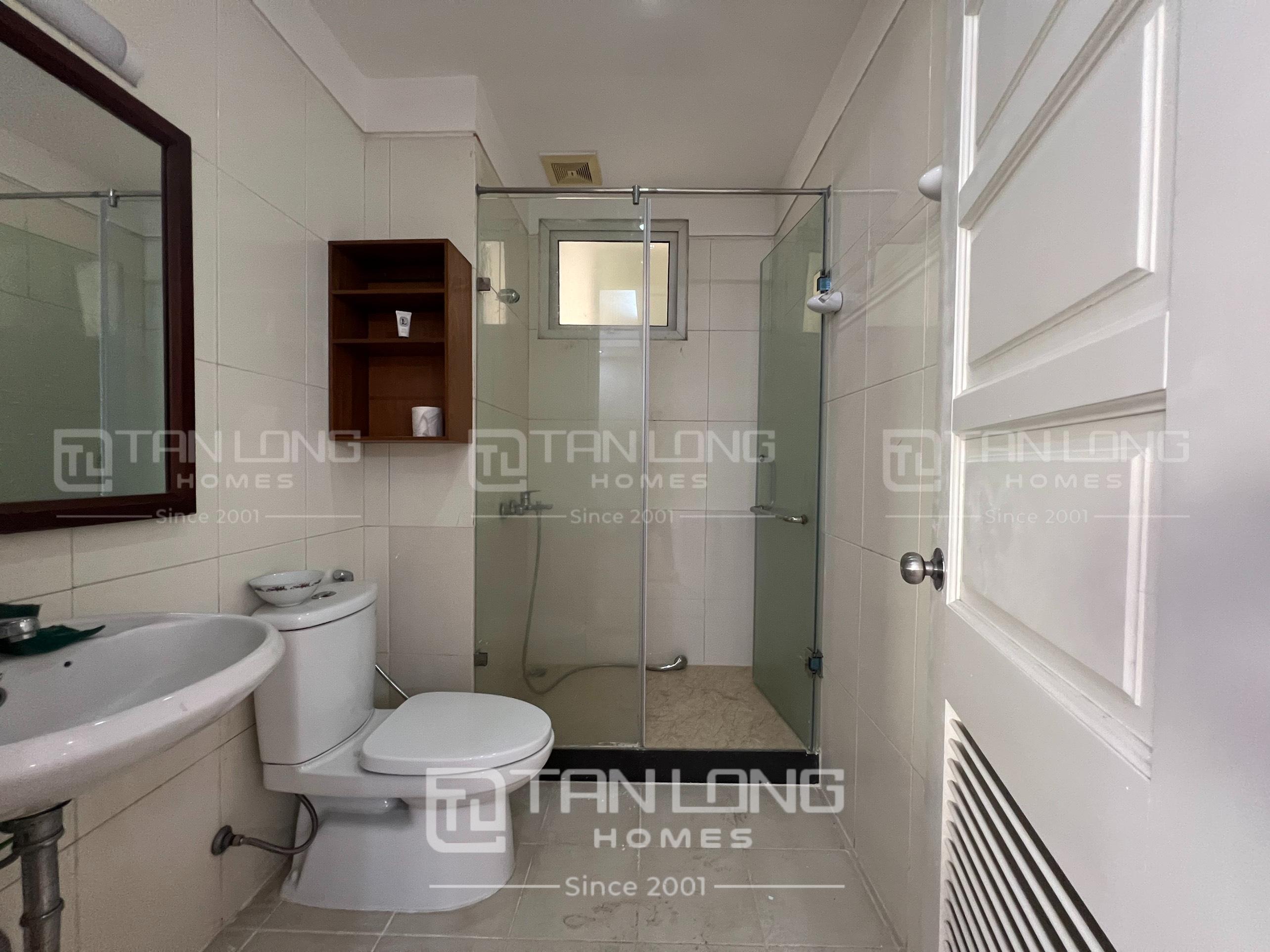 Cho thuê căn hộ 3 ngủ 123m2 full đồ giá rẻ, tòa E4 Ciputra 13