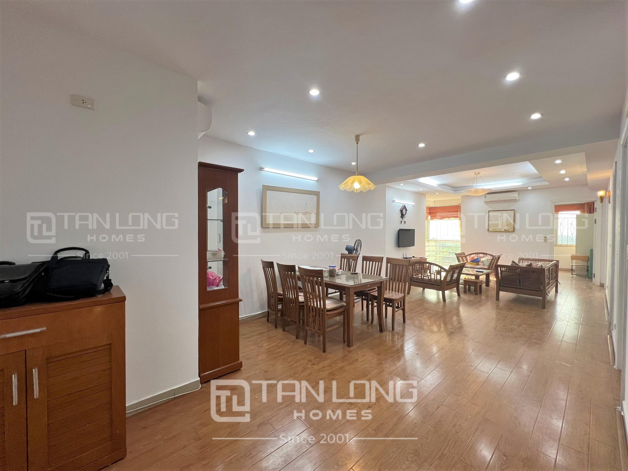 Cho thuê căn hộ 3 ngủ 123m2 full đồ giá rẻ, tòa E4 Ciputra 3