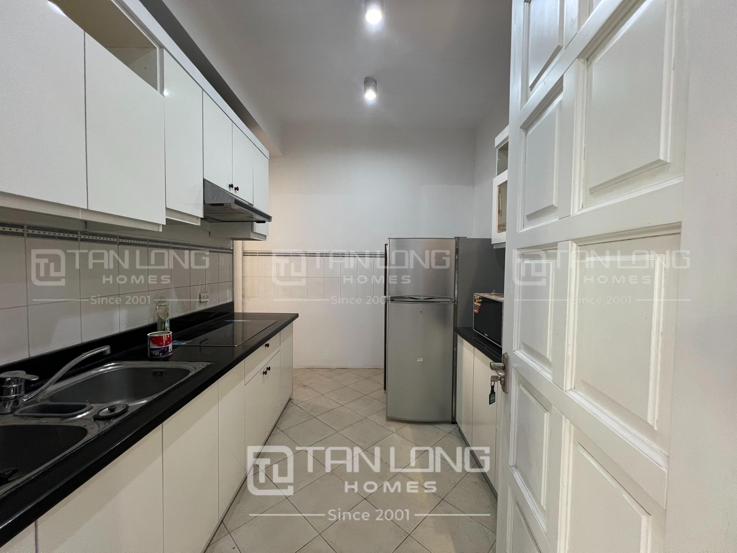 Cho thuê căn hộ 3 ngủ 123m2 full đồ giá rẻ, tòa E4 Ciputra 4