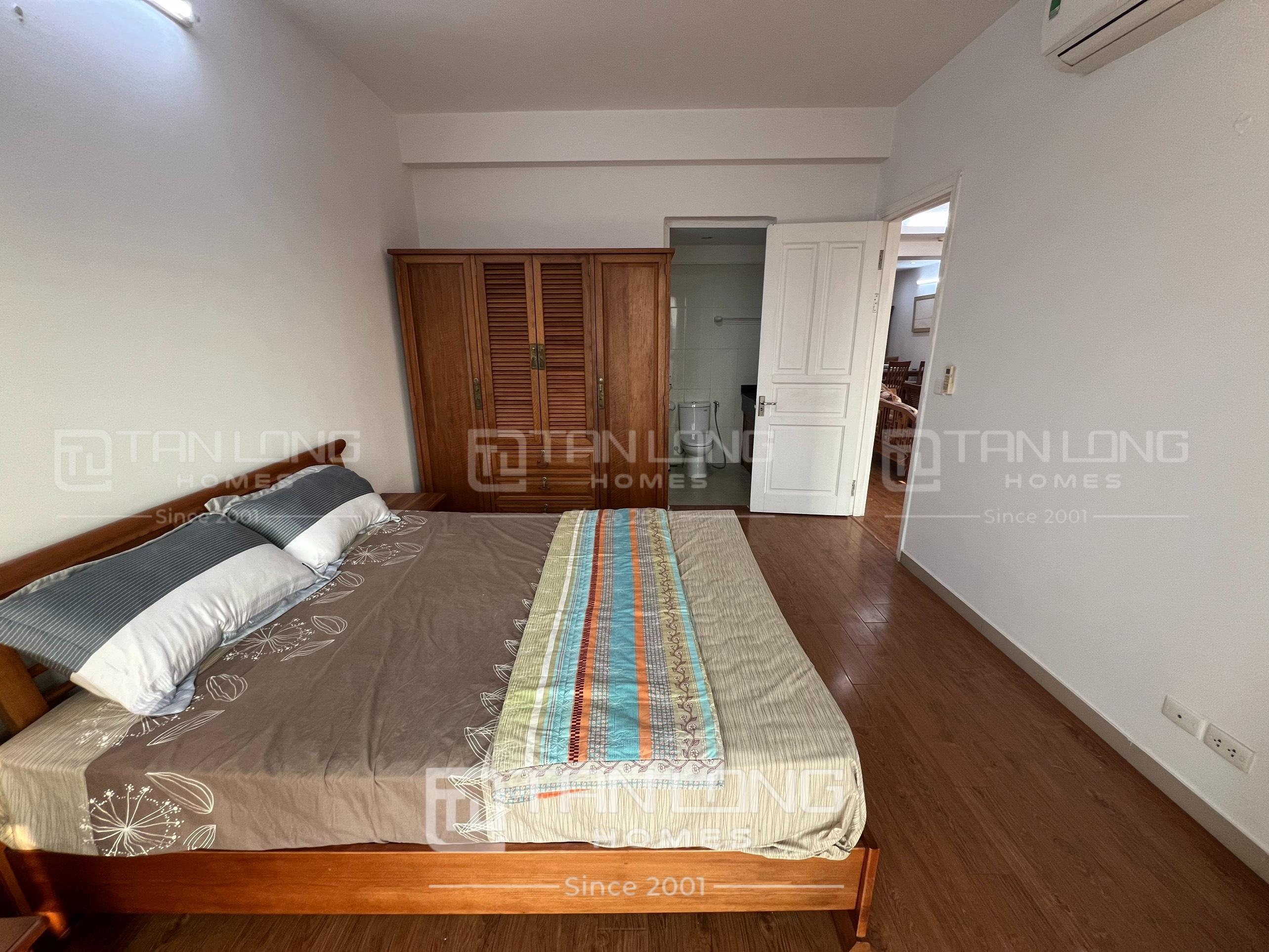 Cho thuê căn hộ 3 ngủ 123m2 full đồ giá rẻ, tòa E4 Ciputra 7