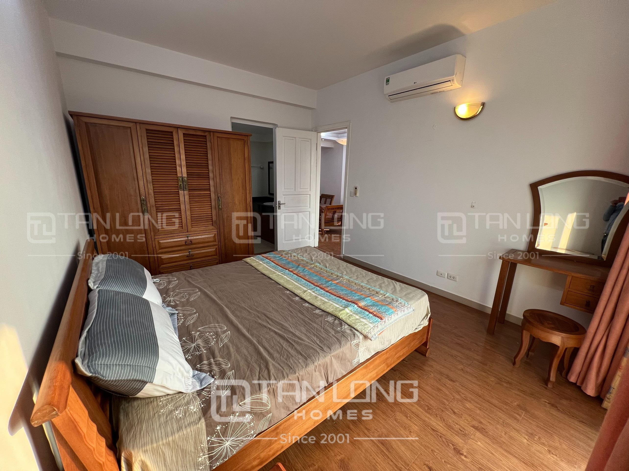 Cho thuê căn hộ 3 ngủ 123m2 full đồ giá rẻ, tòa E4 Ciputra 8