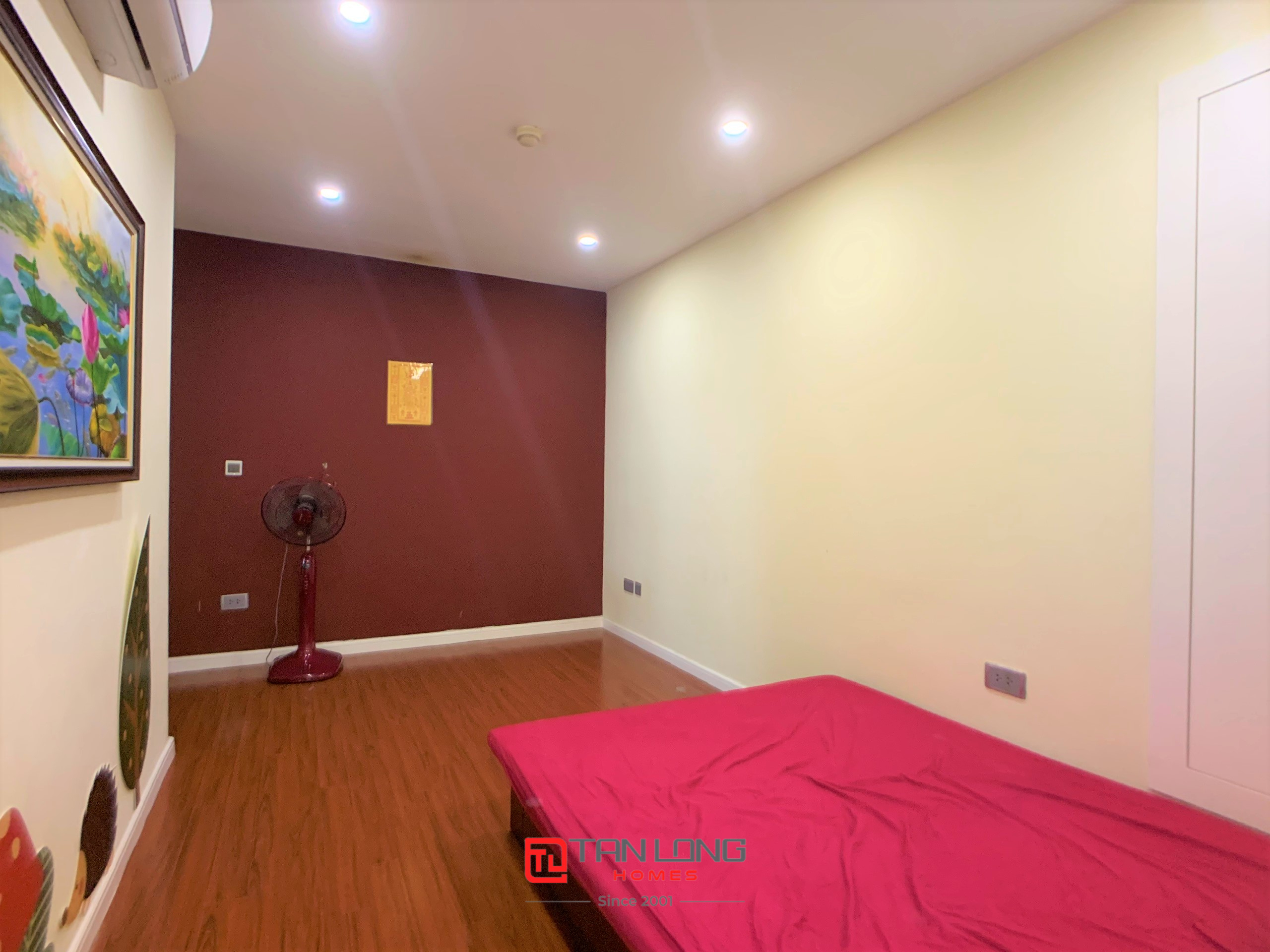 Cho thuê căn hộ 3PN/114m2 full đồ mới view đẹp giá tốt tại L1 Ciputra 8