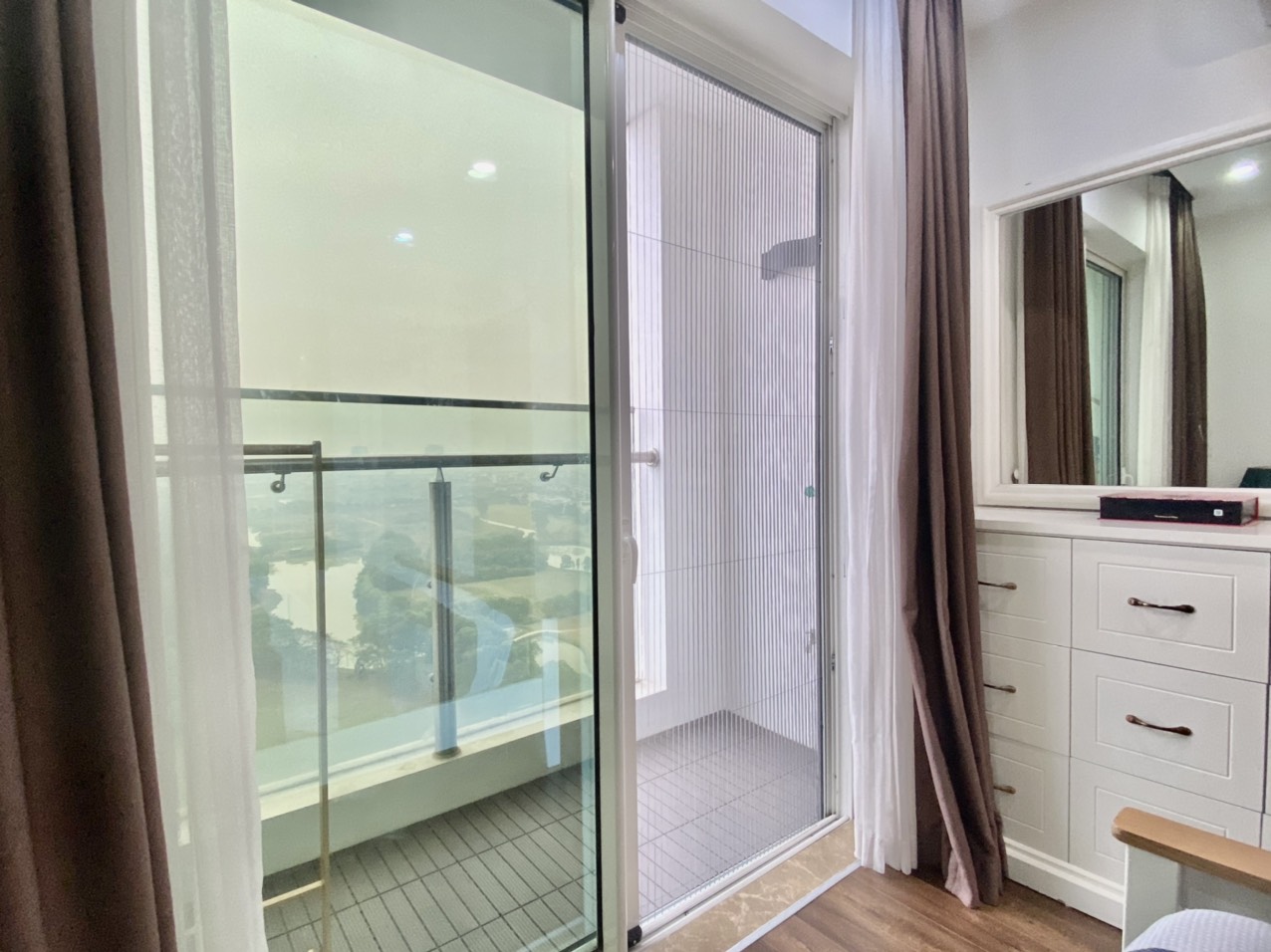 Cho thuê căn hộ 3PN/114m2 full đồ view thoáng tại L4 - The Link Ciputra 11
