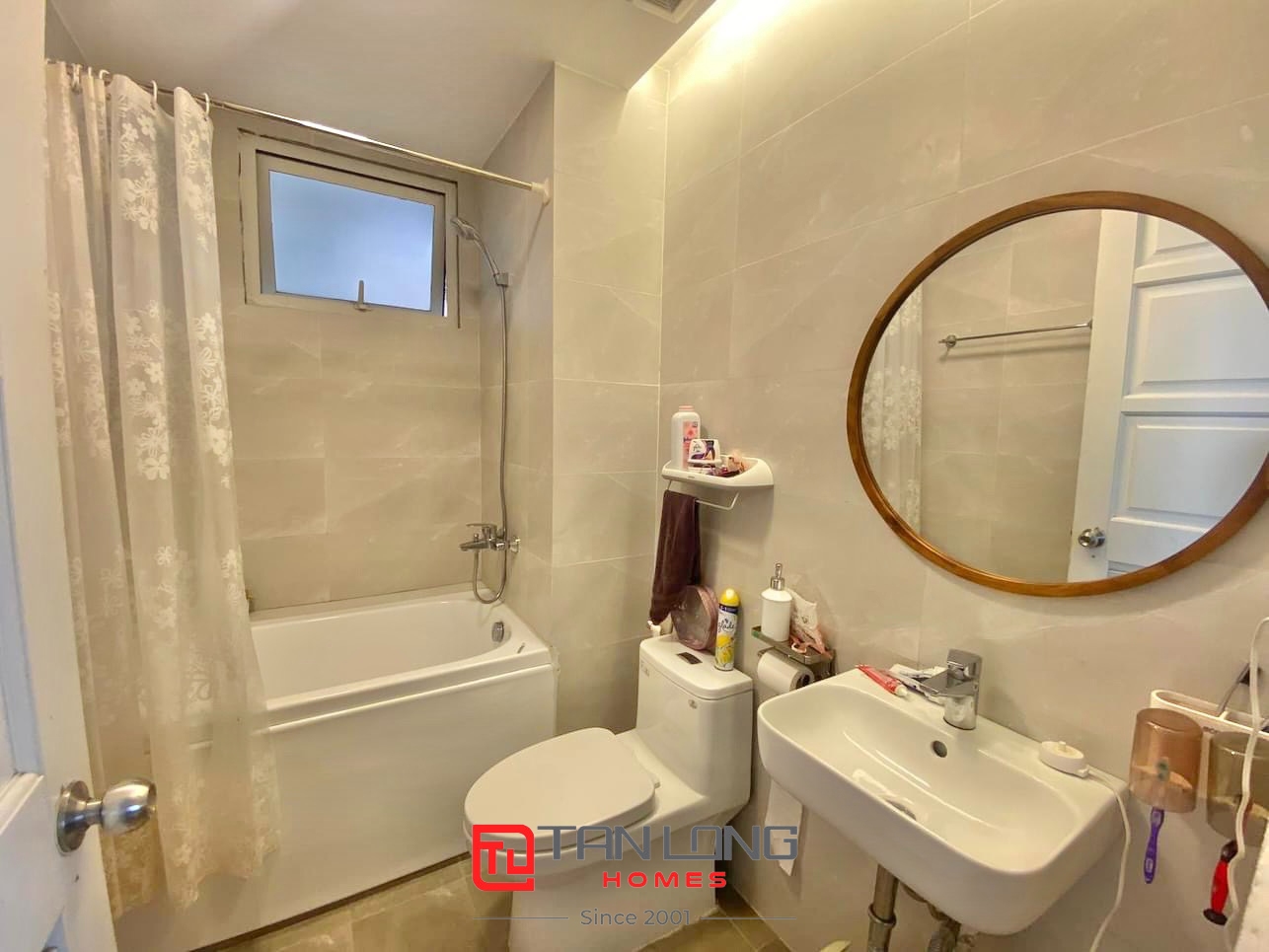 Cho thuê căn hộ 3PN/123m2 full đồ mới tòa E5 Ciputra 6