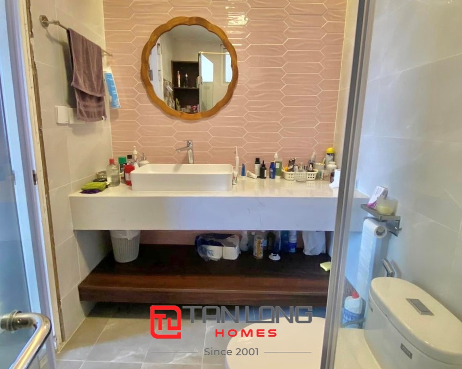 Cho thuê căn hộ 3PN/123m2 full đồ mới tòa E5 Ciputra 7