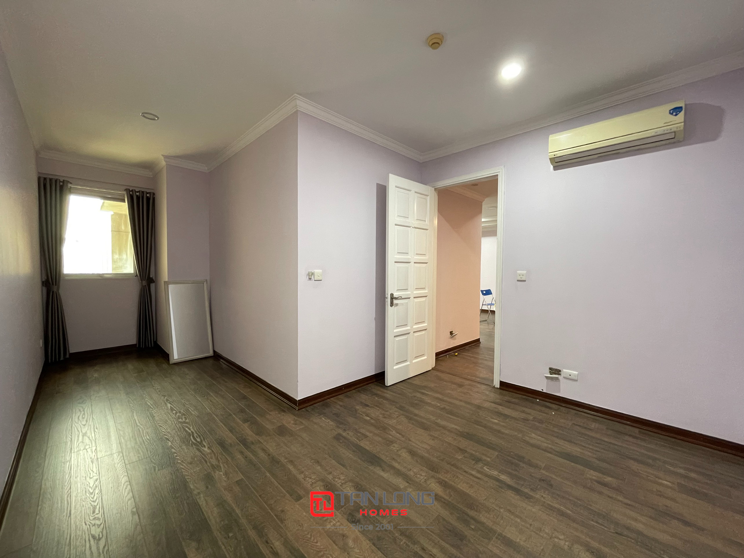Cho thuê căn hộ 3PN/123m2 tầng trung full đồ mới đẹp tại E5 Ciputra, nhận nhà nhanh 11