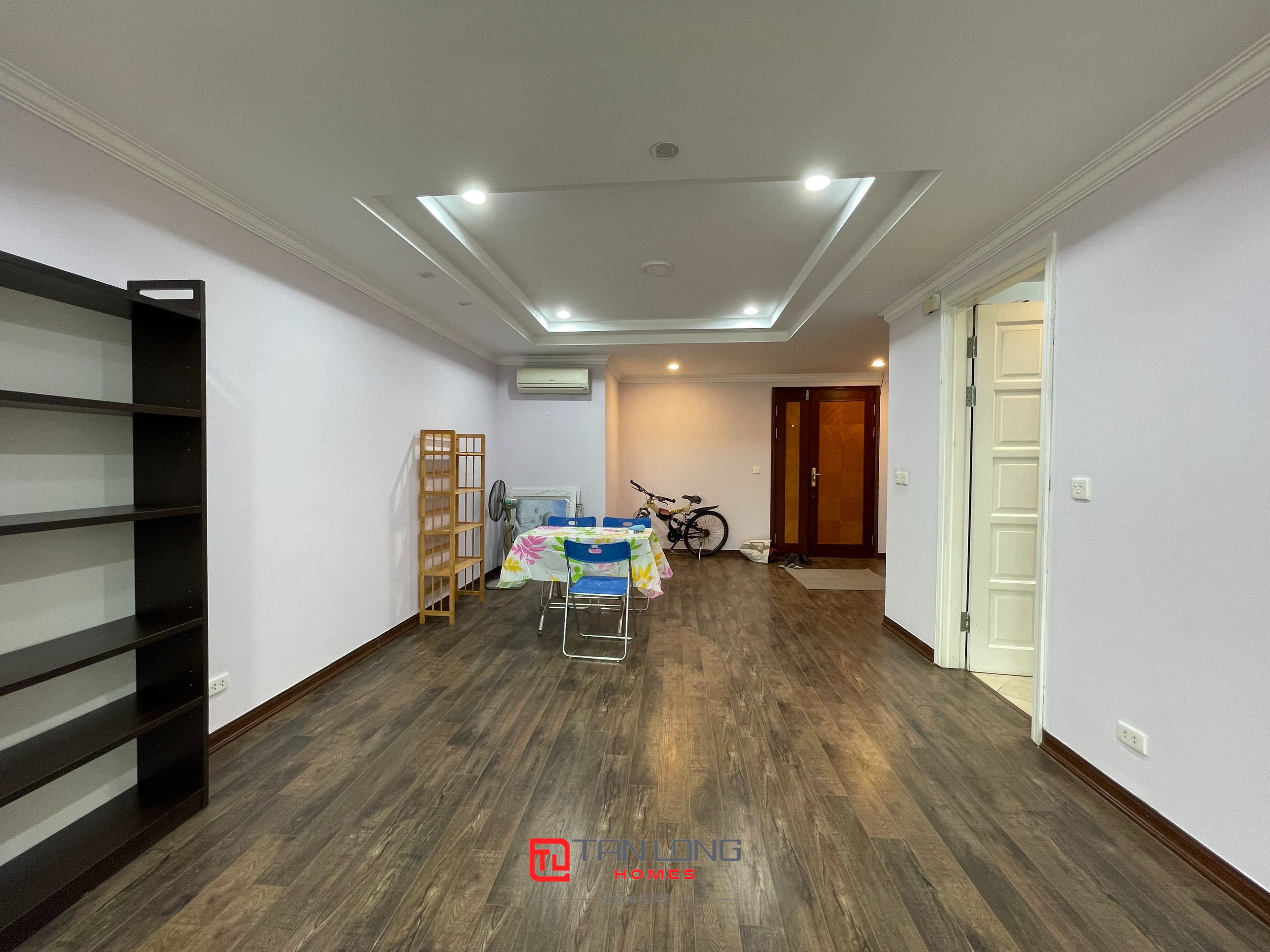 Cho thuê căn hộ 3PN/123m2 tầng trung full đồ mới đẹp tại E5 Ciputra, nhận nhà nhanh 2