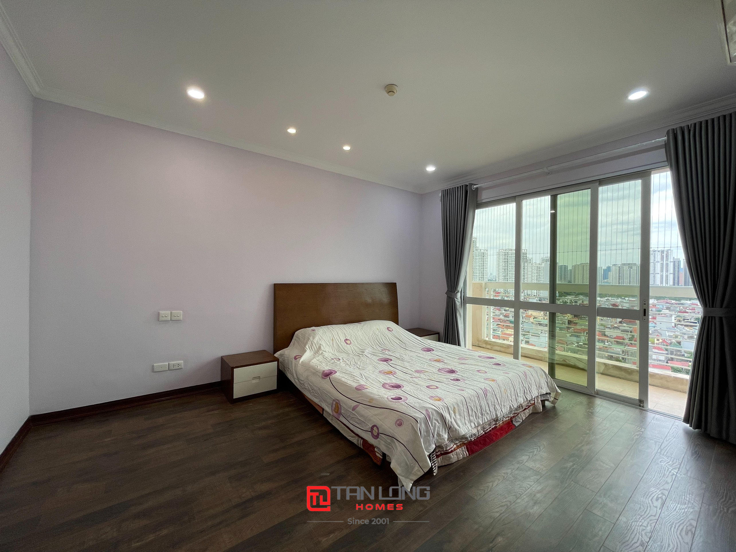 Cho thuê căn hộ 3PN/123m2 tầng trung full đồ mới đẹp tại E5 Ciputra, nhận nhà nhanh 8