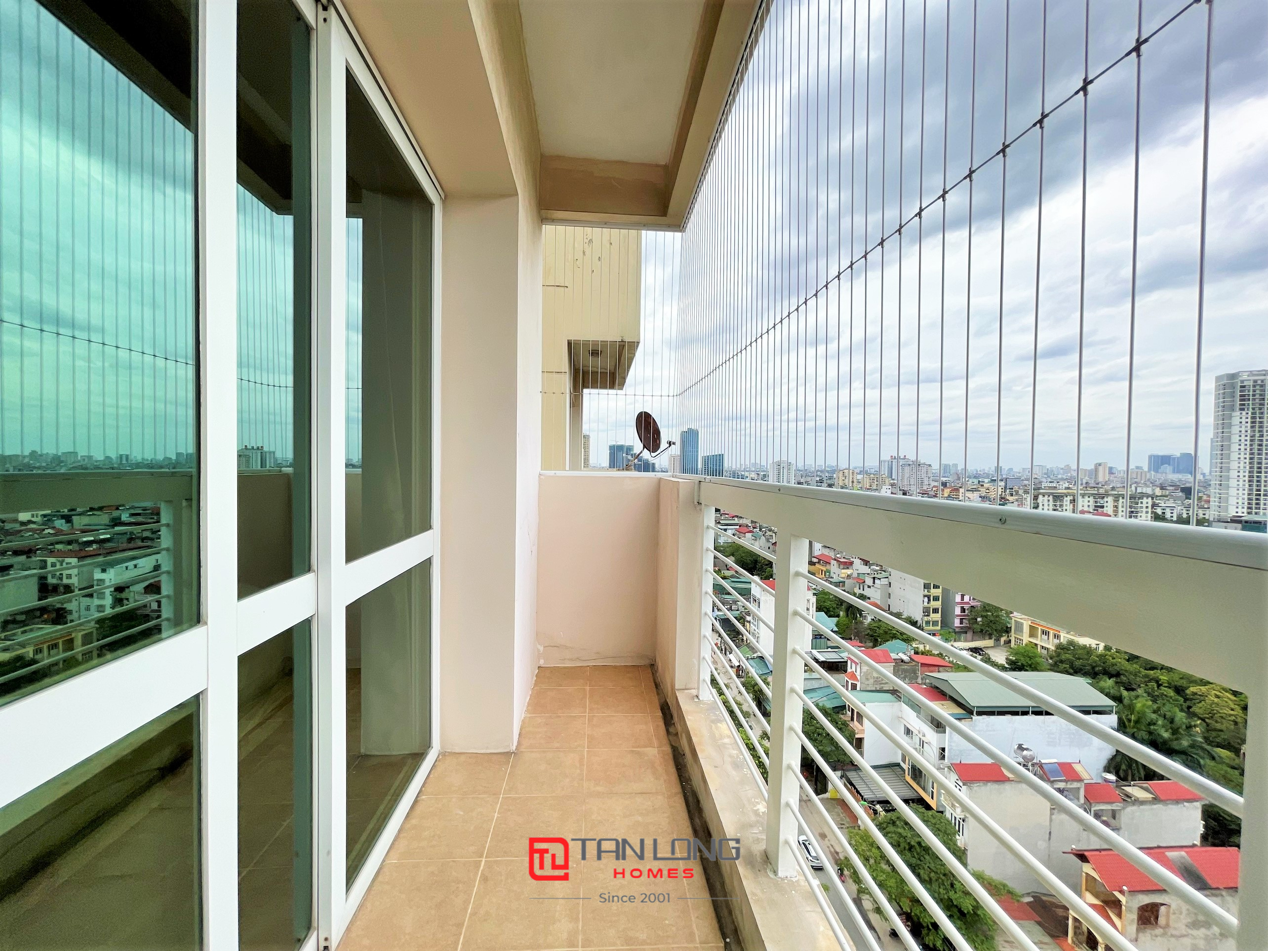 Cho thuê căn hộ 3PN/123m2 tầng trung full đồ mới đẹp tại E5 Ciputra, nhận nhà nhanh 16
