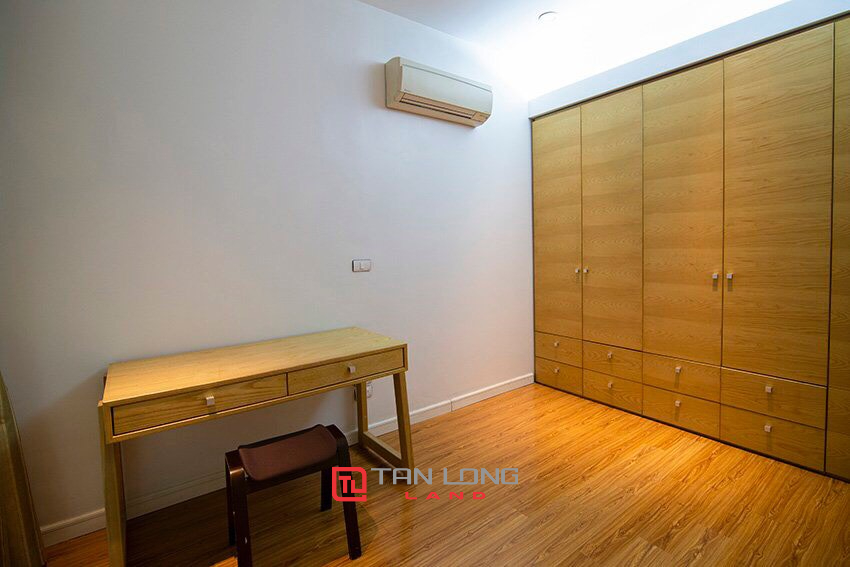 Cho thuê căn hộ 3PN/145m2 tầng cao view thoáng full đồ tại P2 Ciputra 5