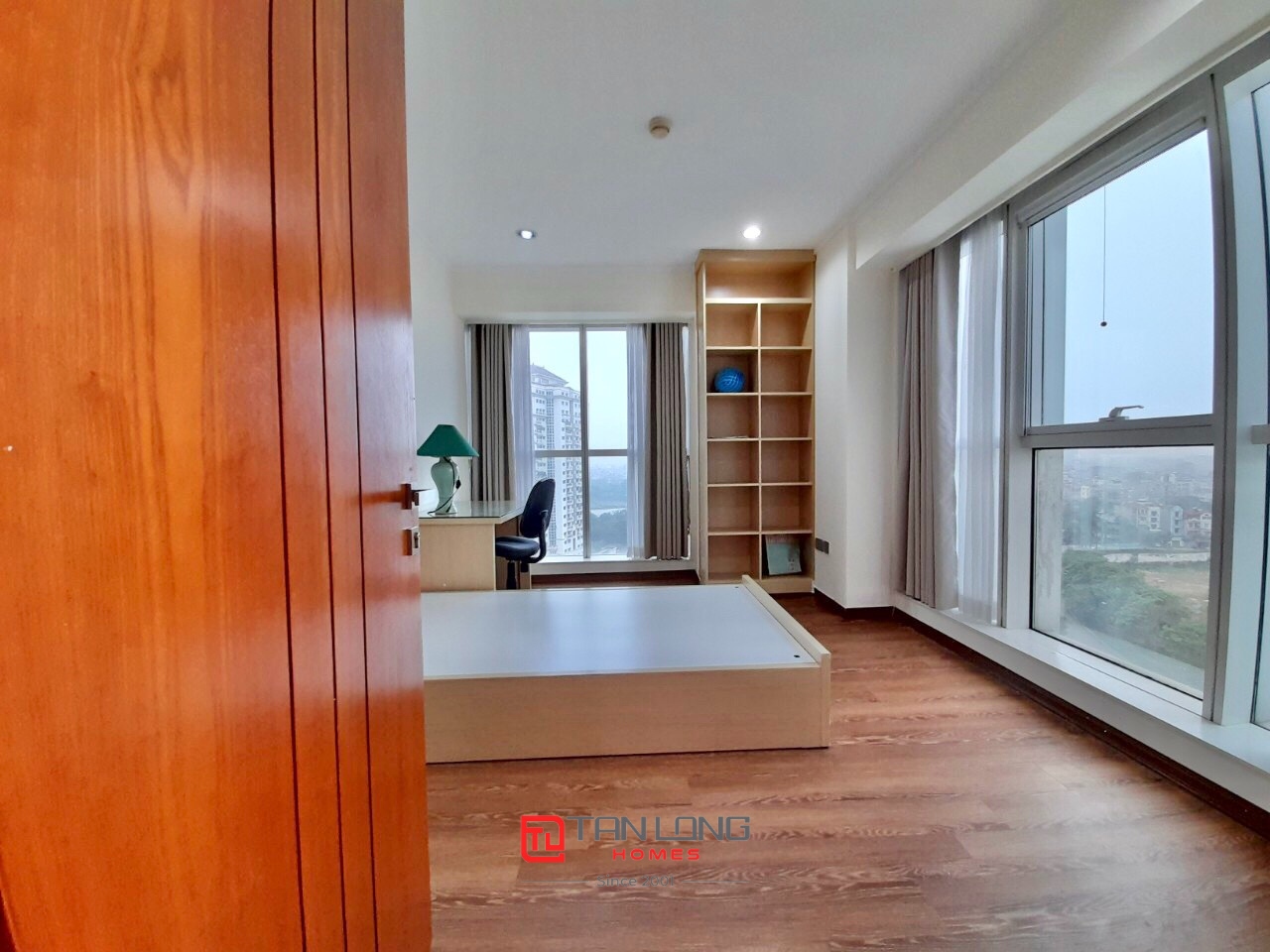 Cho thuê căn hộ 3PN/154m2 full đồ mới view đẹp tòa L1 Ciputra 6