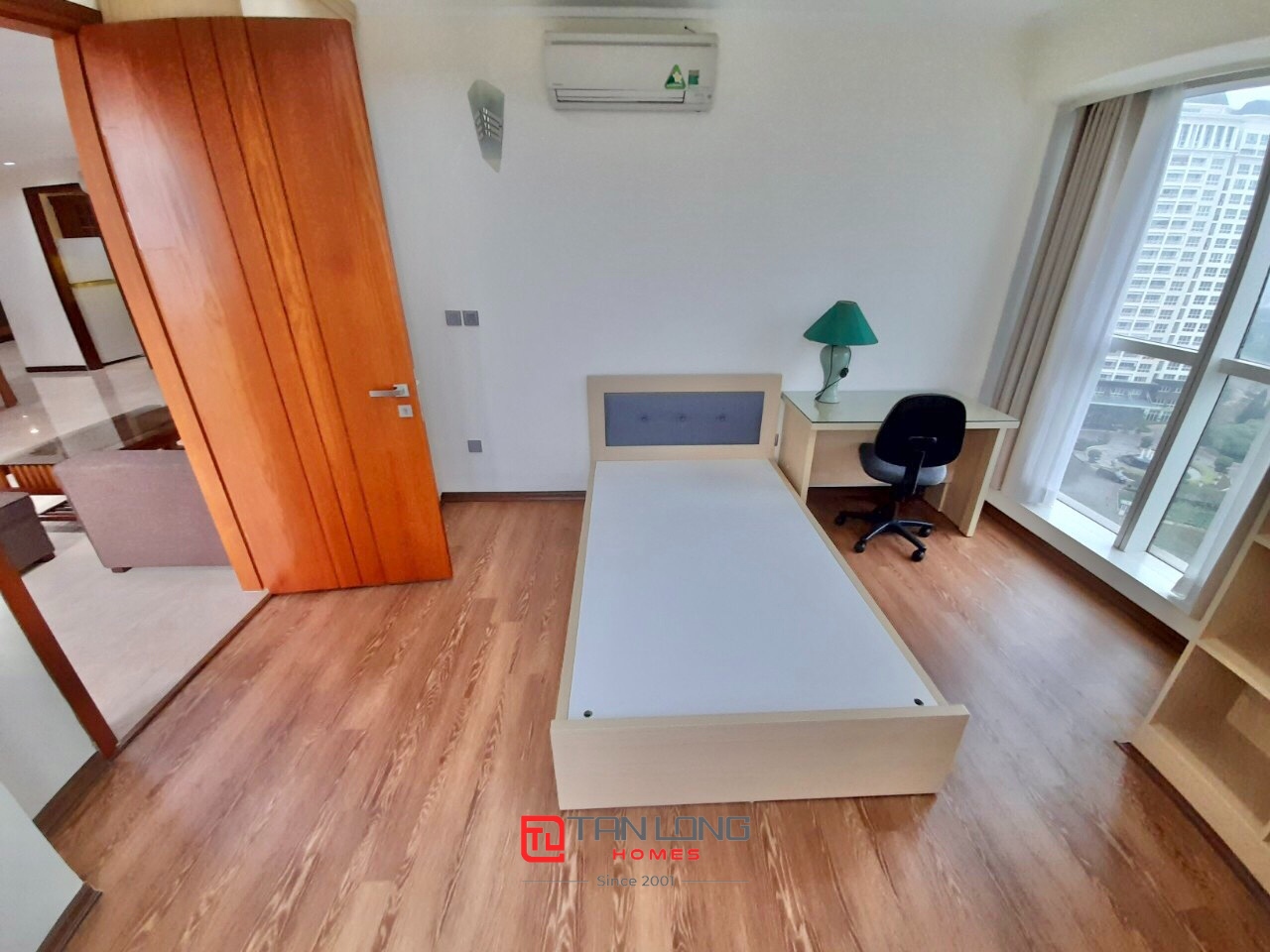 Cho thuê căn hộ 3PN/154m2 full đồ mới view đẹp tòa L1 Ciputra 7