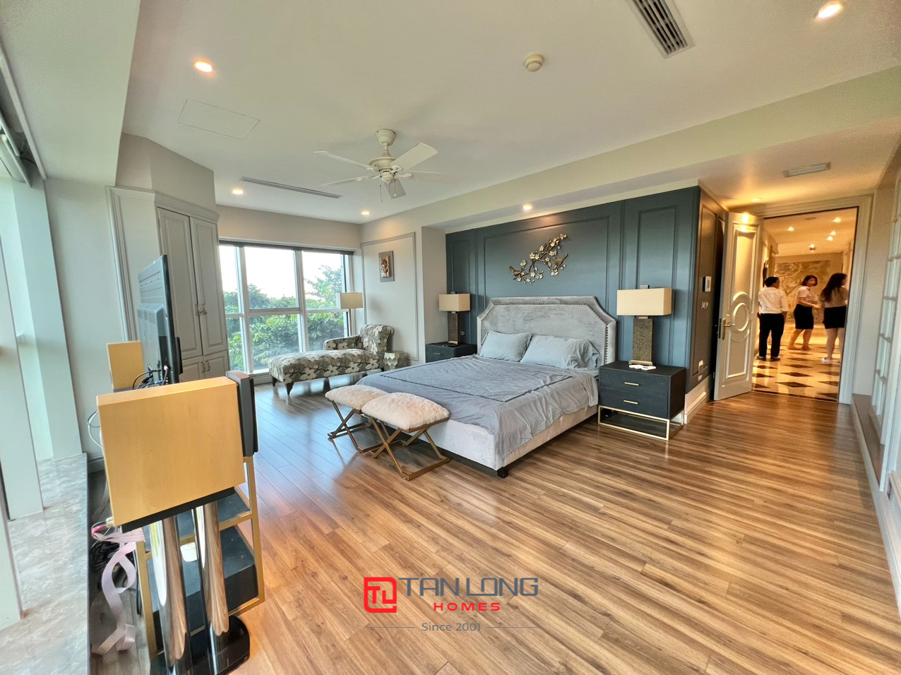 Cho thuê căn hộ cao cấp tại L1 Ciputra: 4PN/267m2 full đồ mới tầng trung view đẹp 12