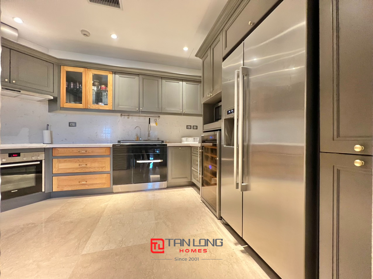 Cho thuê căn hộ cao cấp tại L1 Ciputra: 4PN/267m2 full đồ mới tầng trung view đẹp 9