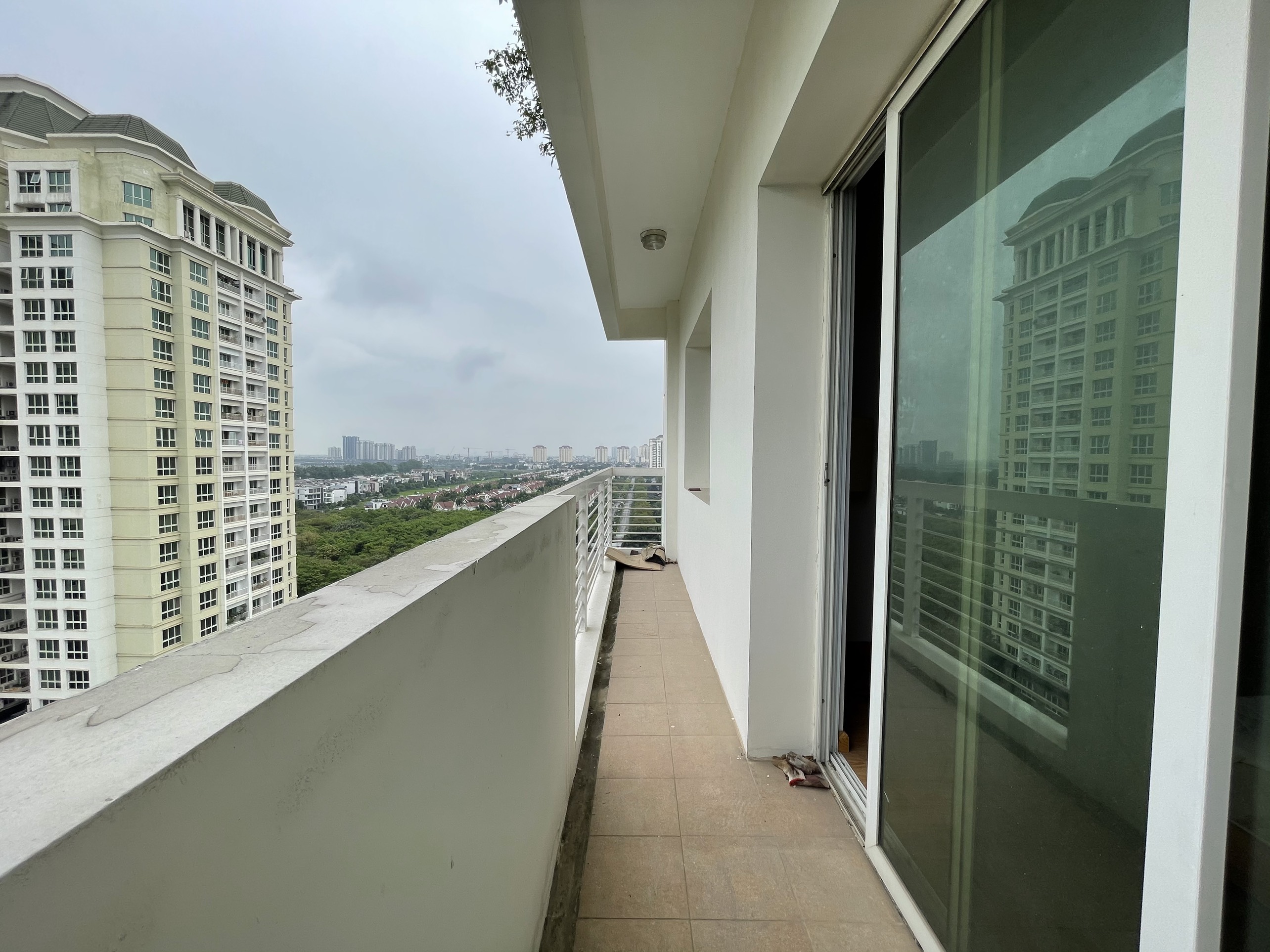 Cho thuê căn hộ chung cư 4 phòng ngủ tòa E1 khu Ciputra Tây Hồ Hà Nội 3