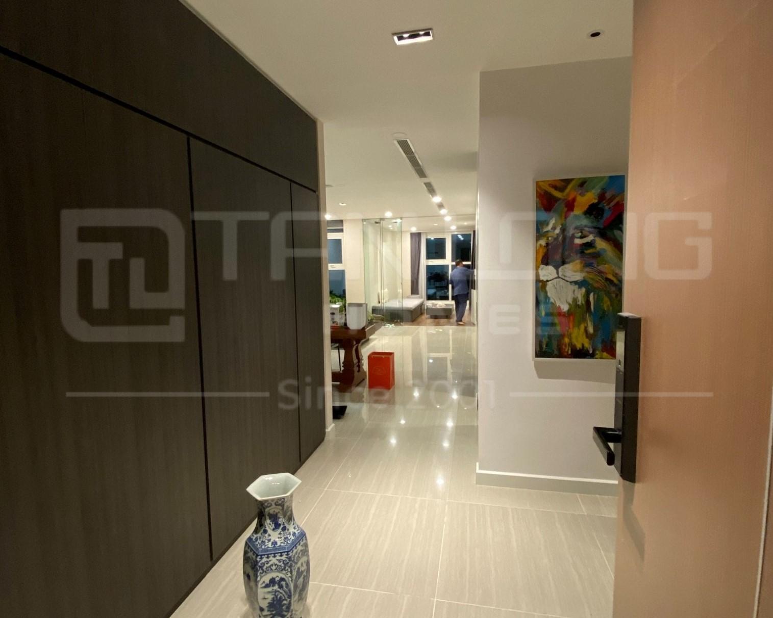 Chuyển nhượng căn 3PN/114m2 tầng cao full đồ view thoáng tòa L4 Ciputra 10
