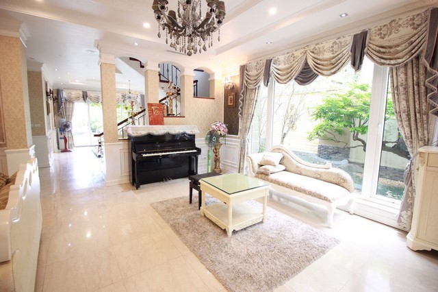 Gorgeous and golfview 5 bedroom villa for lease in T zone Ciputra Tay Ho district Ha Noi 1