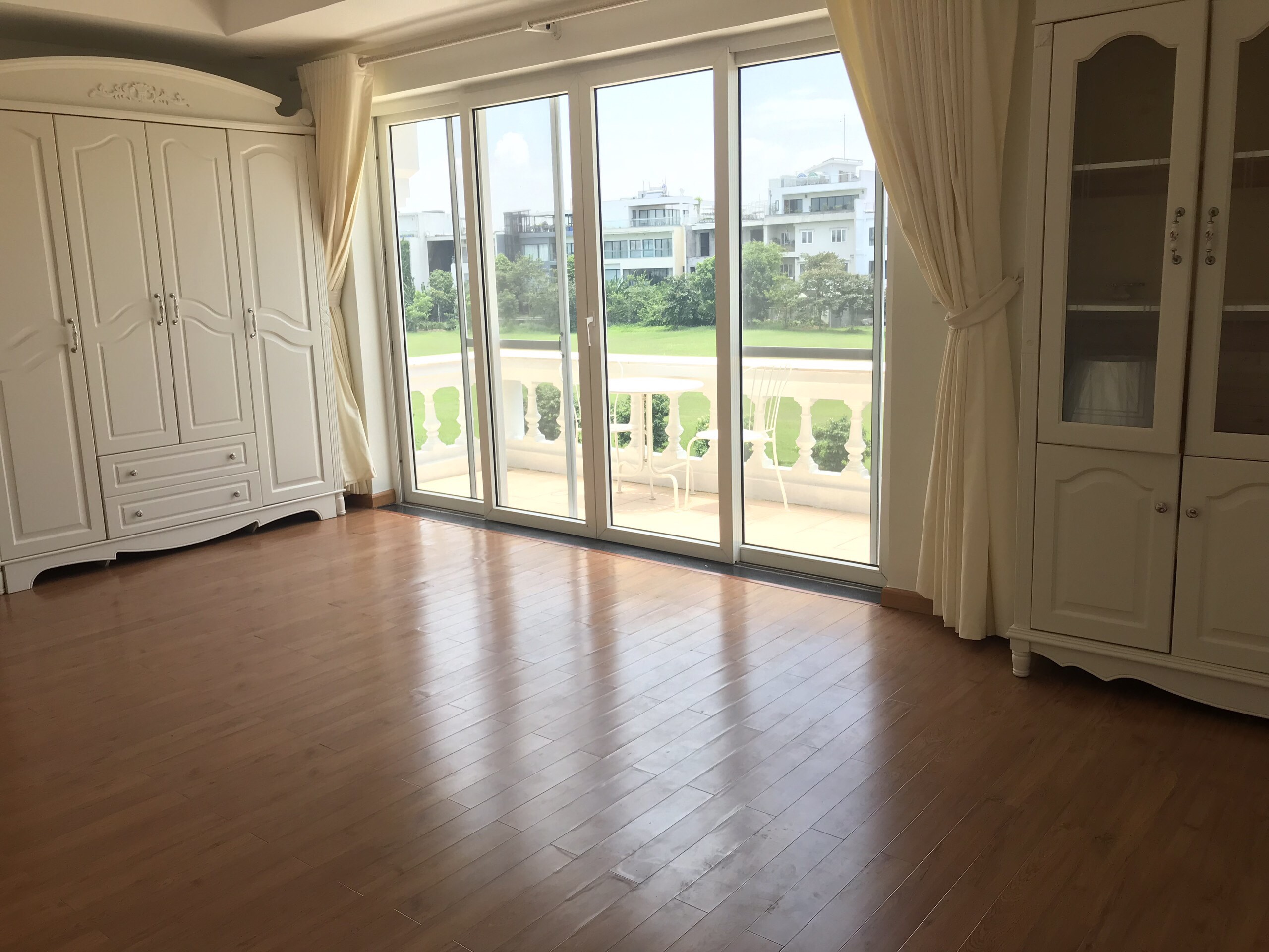 Gorgeous and golfview 5 bedroom villa for lease in T zone Ciputra Tay Ho district Ha Noi 10