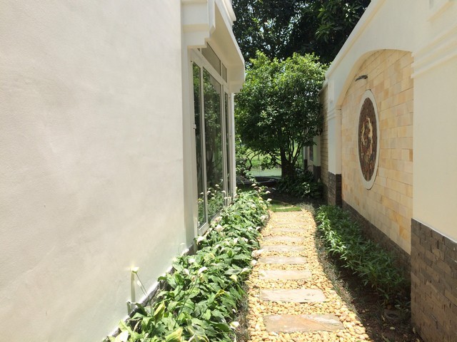 Gorgeous and golfview 5 bedroom villa for lease in T zone Ciputra Tay Ho district Ha Noi 3