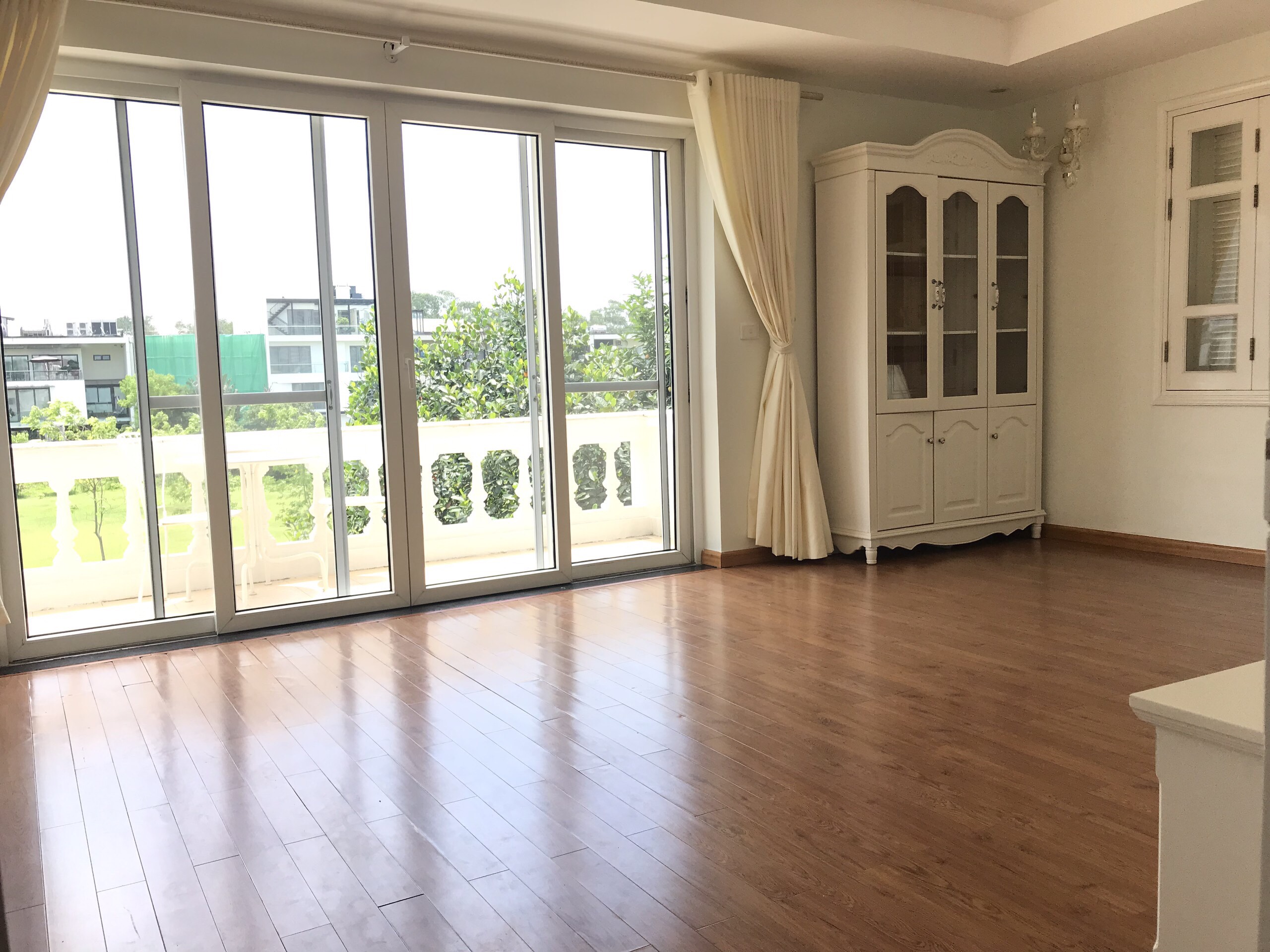 Gorgeous and golfview 5 bedroom villa for lease in T zone Ciputra Tay Ho district Ha Noi 9