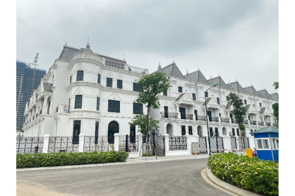 Bán biệt thự lâu đài đối diện khu K Ciputra giá 279Tr/m2