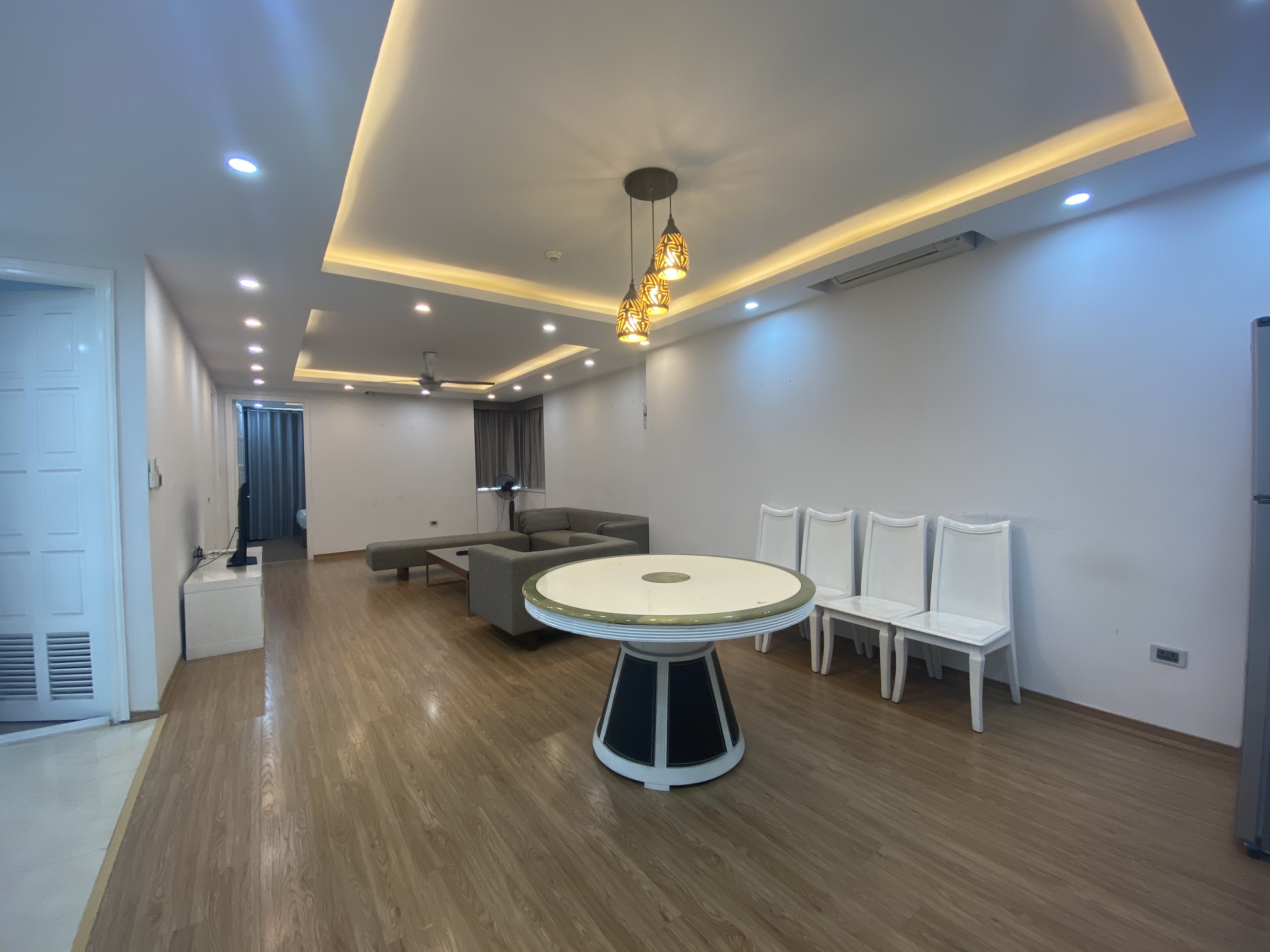 Bán căn hộ chung cư 3 ngủ tòa G3 Ciputra, giá rẻ mùa covid