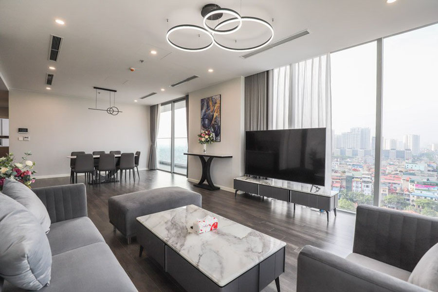 Cần bán căn hộ 3 phòng ngủ thấp tầng SKY 4, hướng Nam tại dự án Noble Crystal Tây Hồ
