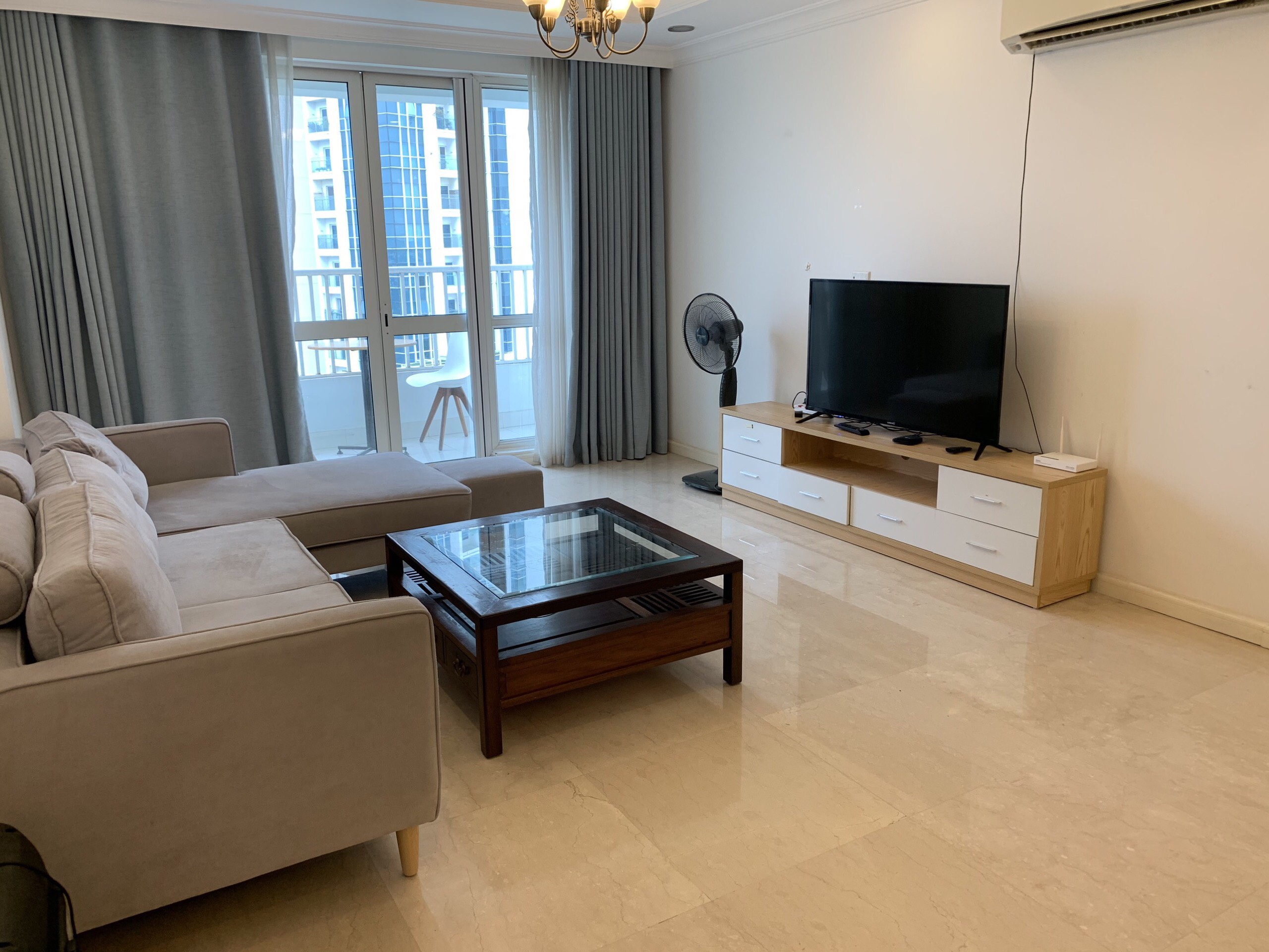 Cần cho thuê căn hộ 4 ngủ tại tòa P2  Khu đô thị Ciputra với giá 1500USD/ 1 tháng