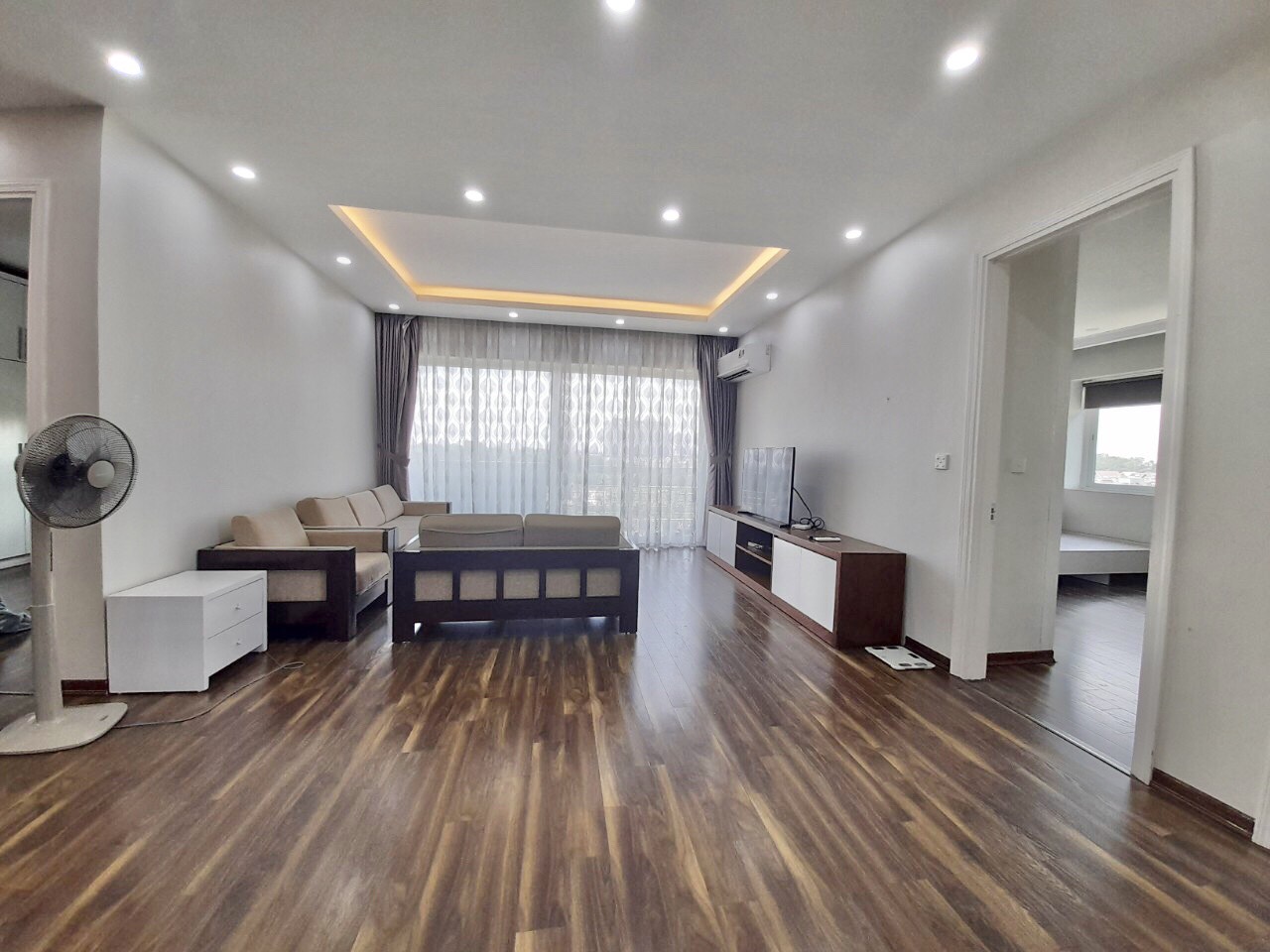 Căn hộ 3 phòng ngủ giá 1600usd/ 1 tháng tại Khu đô thị Ciputra