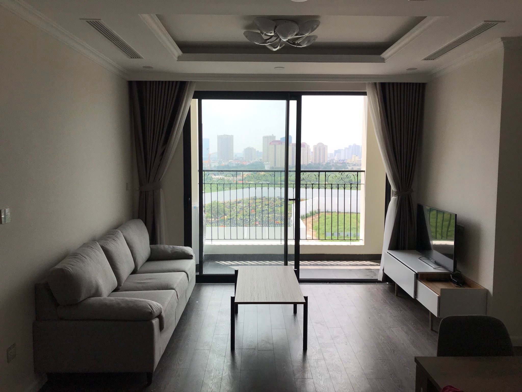 Căn hộ chung cư giá giảm cực sốc chỉ với 3,7 tỷ sở hữu ngay căn 3 ngủ tầng trung tòa R1 Sunshine Riverside